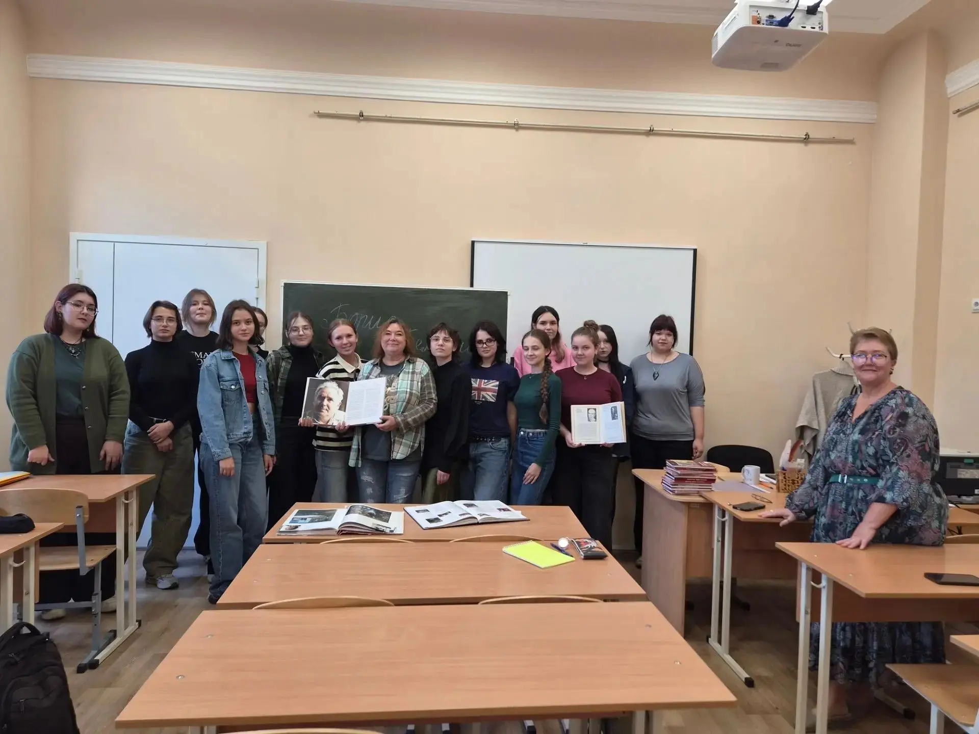 В РХУ имени М.Б. Грекова отметили День отца: связь поколений через искусство и память 🎨
