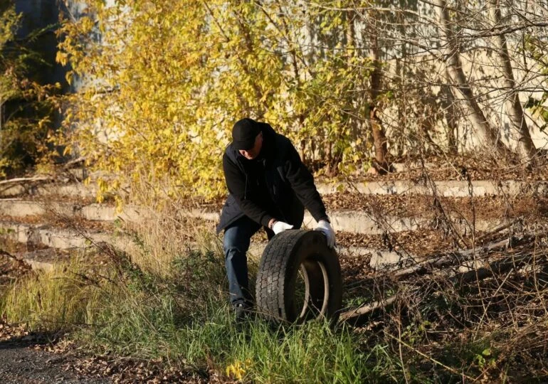 🧹 В Самаре провели субботник на месте разрушенного стадиона «Буревестник»
