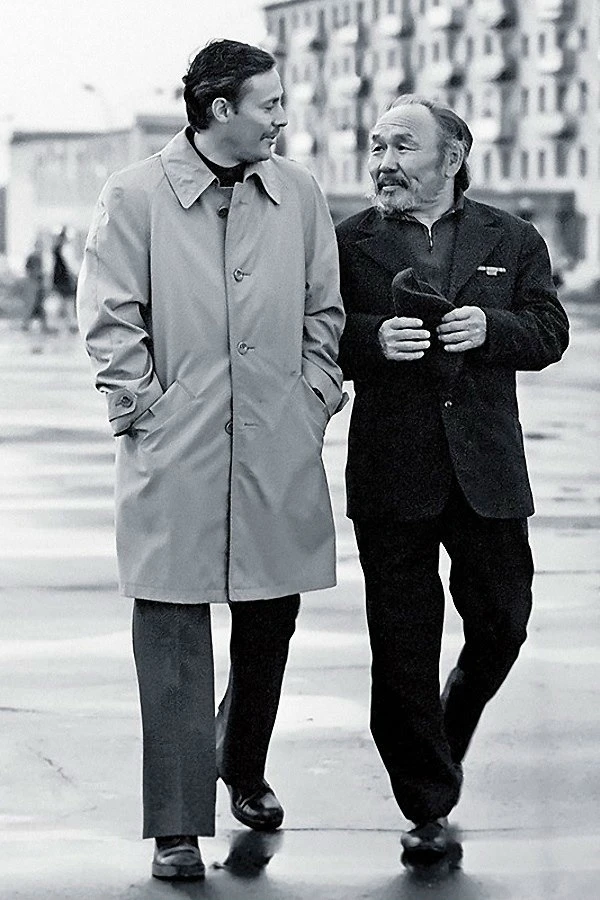 🎬 Юрий Соломин и Максим Мунзук во время съёмок фильма «Дерсу Узала».