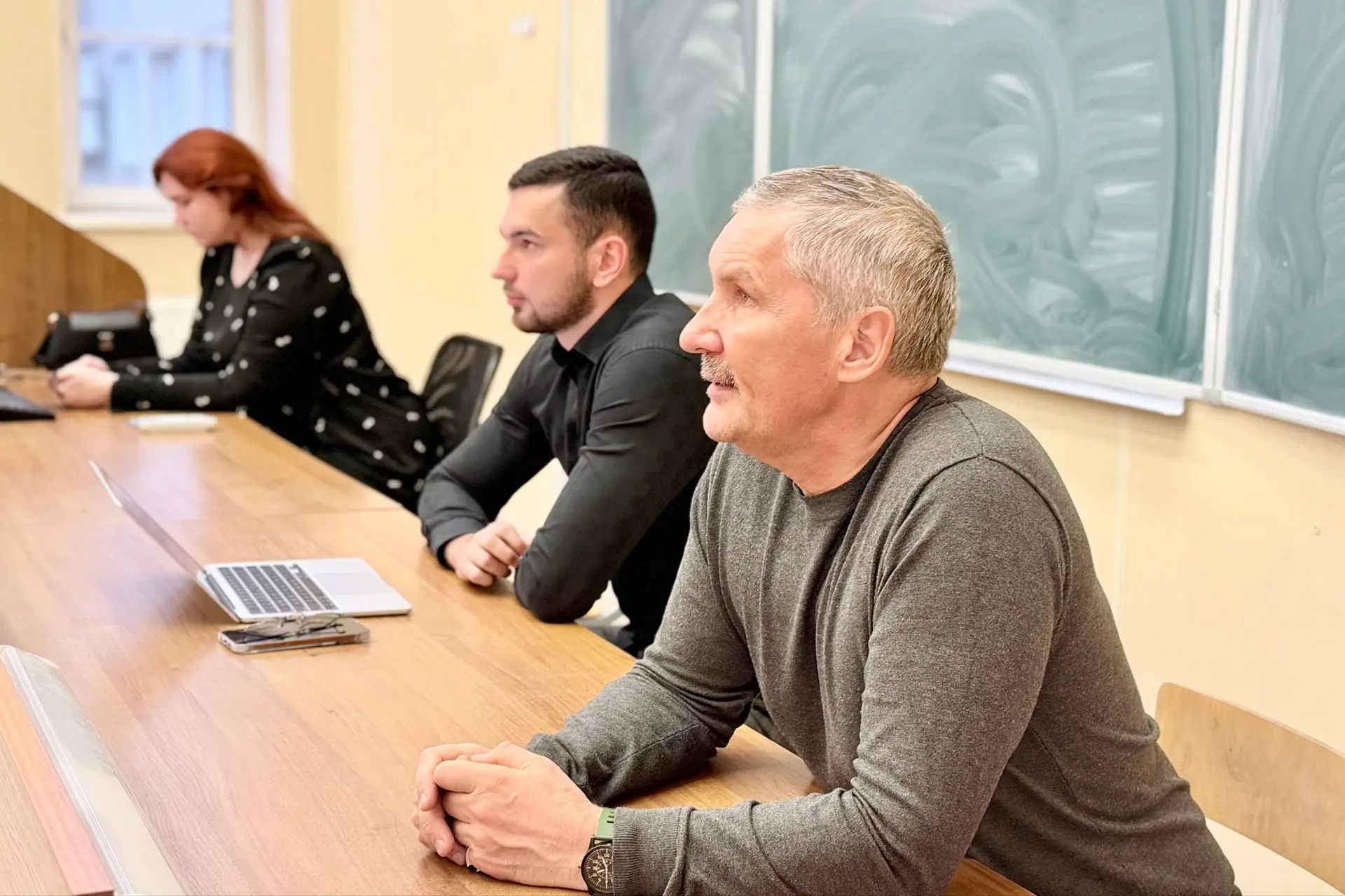 🤔 Как выбрать свой путь в торговле? Первокурсникам рассказали те, кто уже прошел его