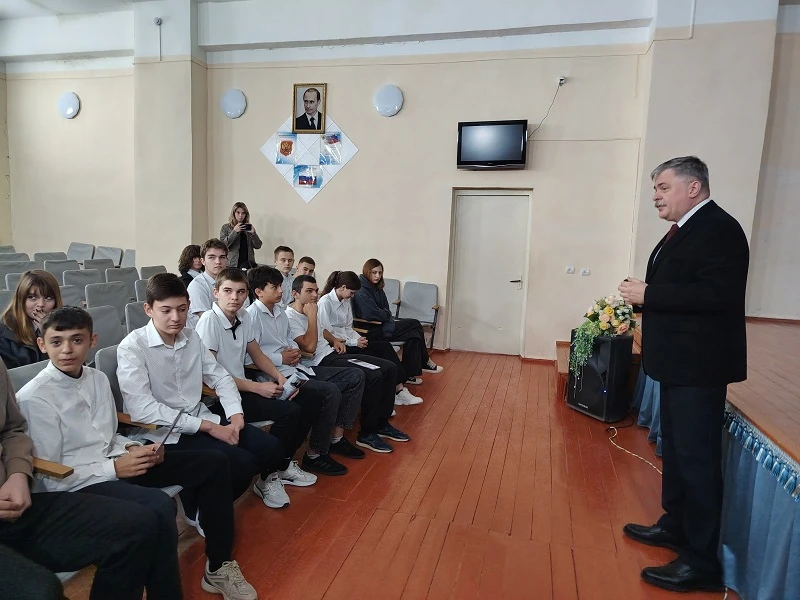 🤝 Прямой диалог с будущим. Сегодня в школе — представители РГУПС для наших 9–11 классов.