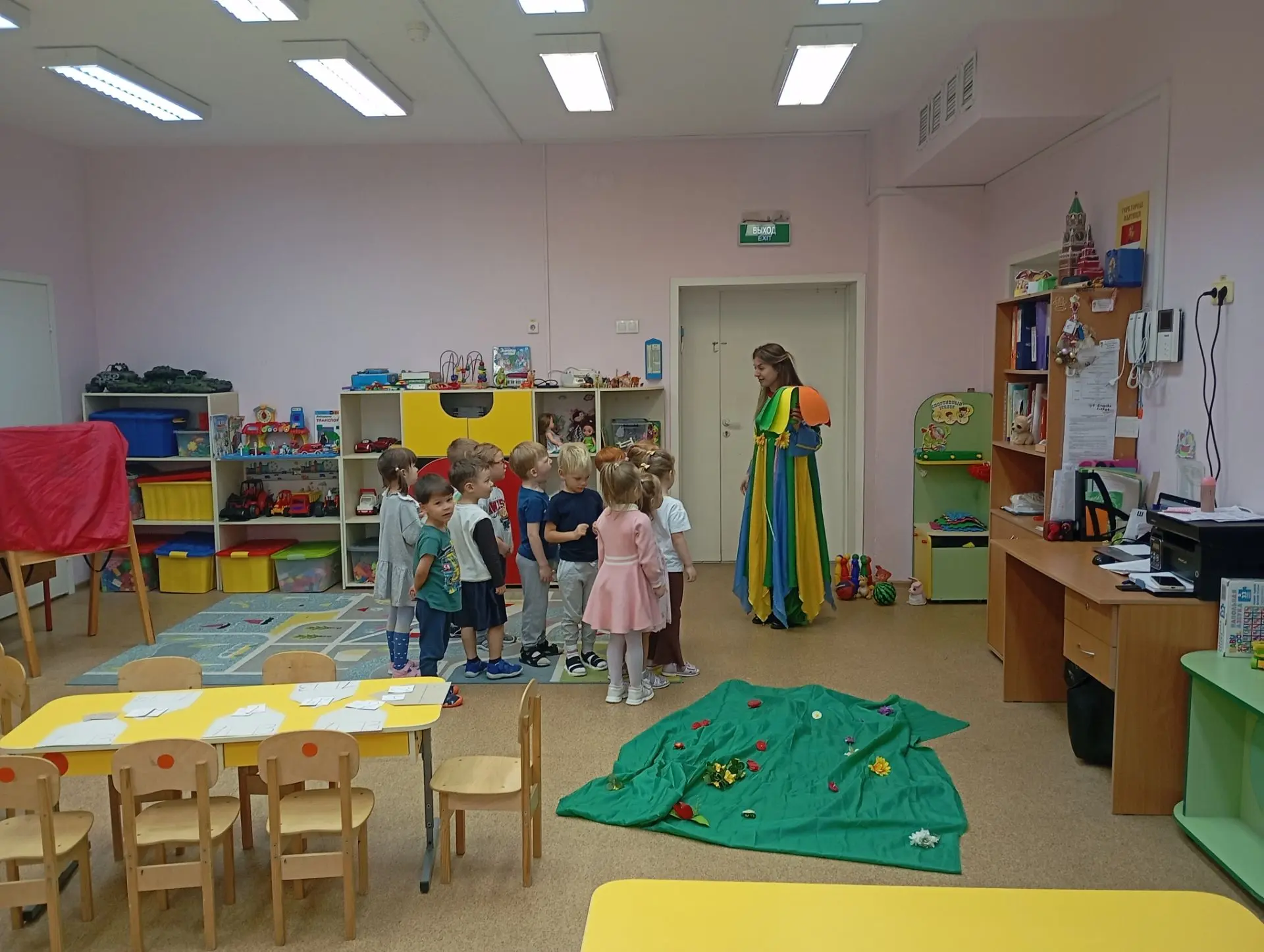 Сегодня, 15 октября, в д. о. "Золотая рыбка", в средней группе # 6 Наталья Михайловна М...