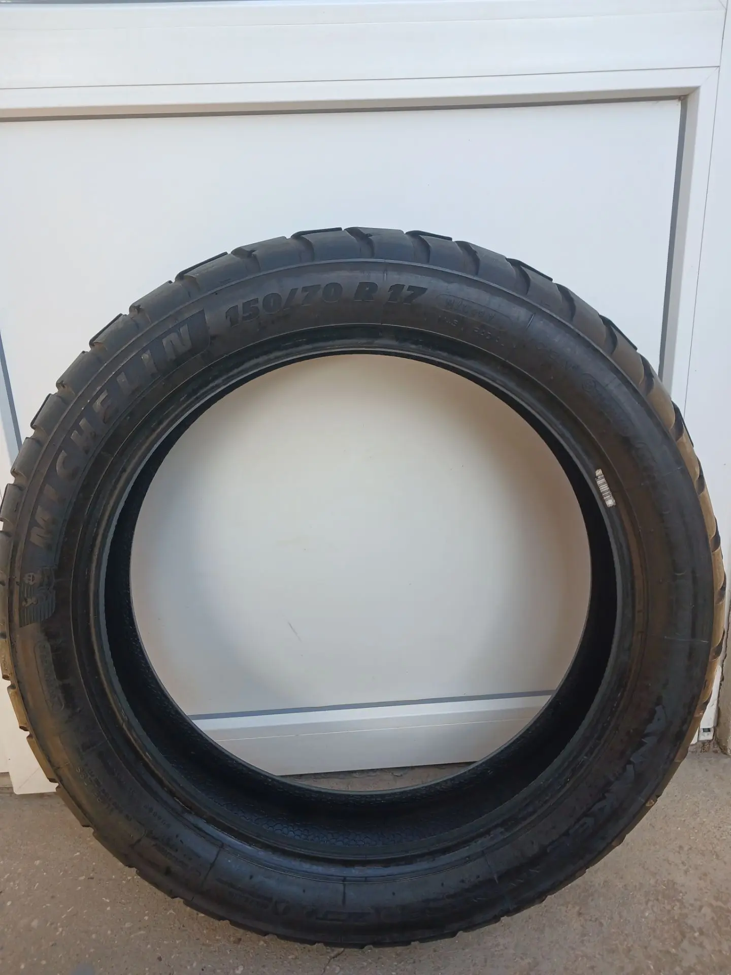 Продам мотошины Mishelin Anaki 150/70 r17-2020 года и  110/80 r19-2021года.Производство...