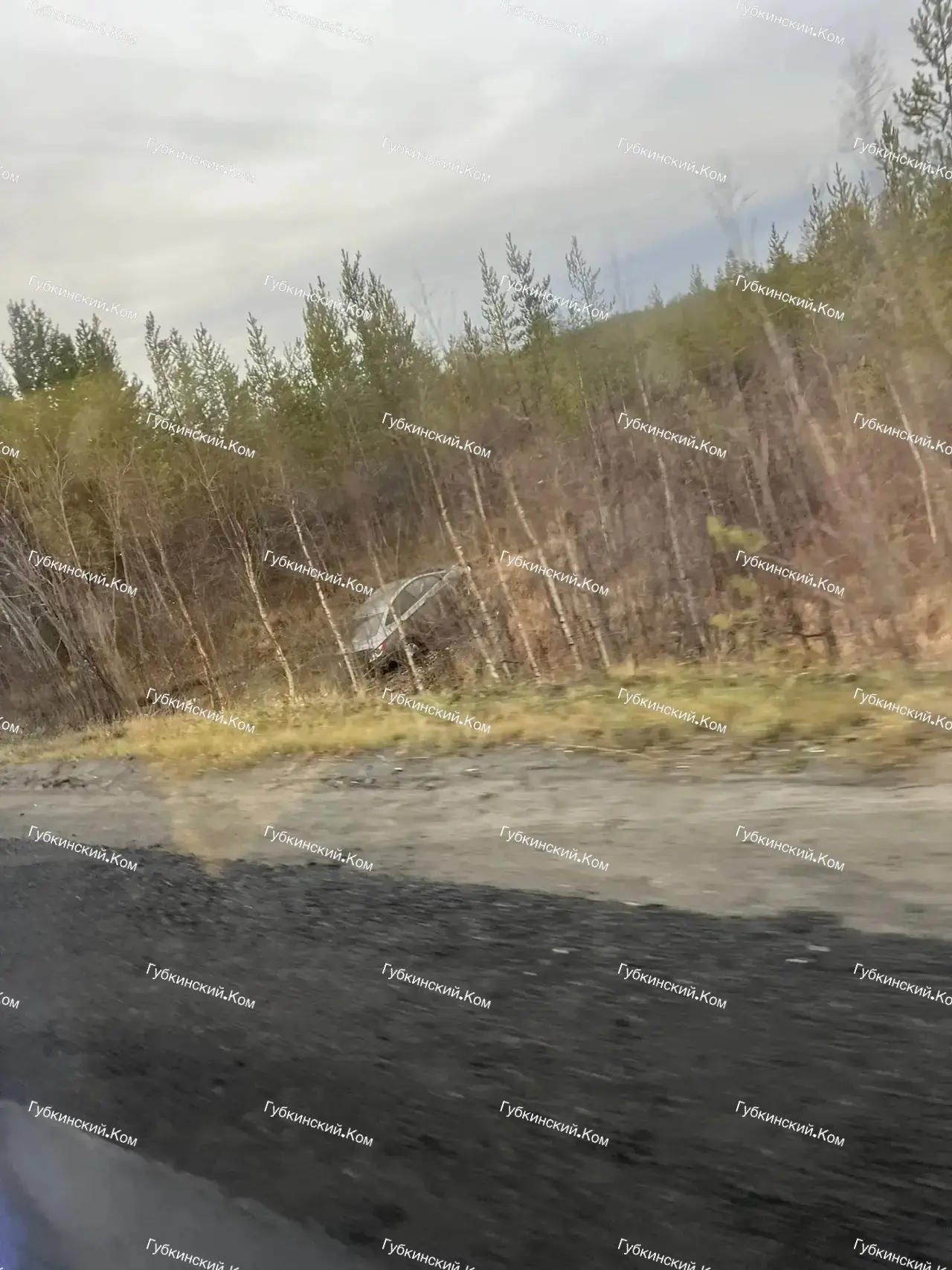 Зигзаг в сторону Пурпе. Автомобиль улетел с дороги