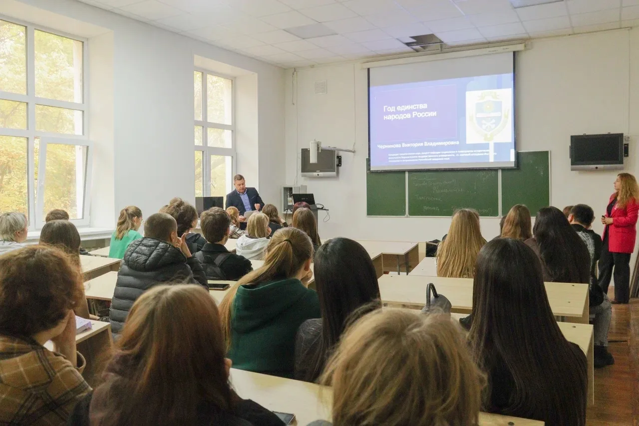 🤝 В ВГЛТУ прошла беседа «Год единства народов» для первокурсников лесного факультета