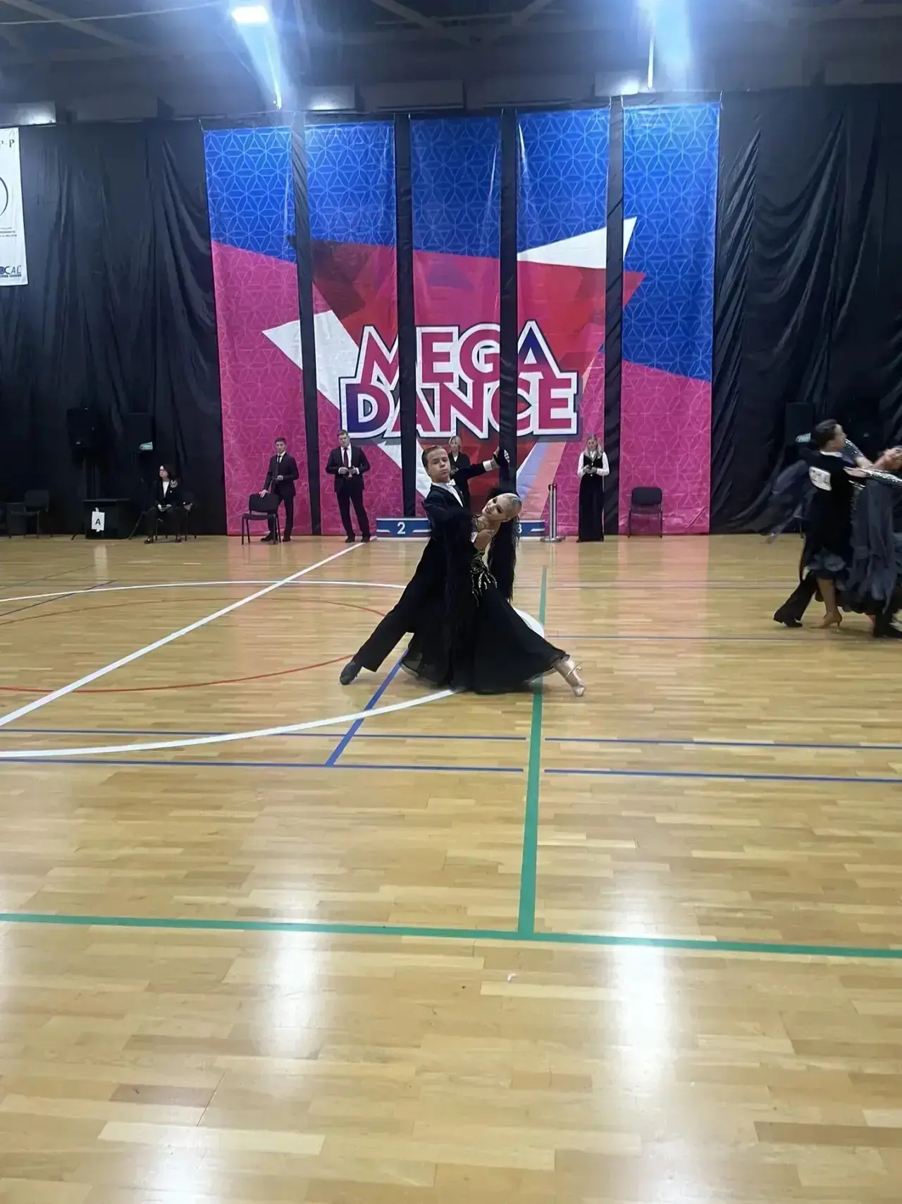 Ученик 8 «А» класса Артём Ч. занял 2 и 3 место🥈🥉в региональных соревнованиях по танце...