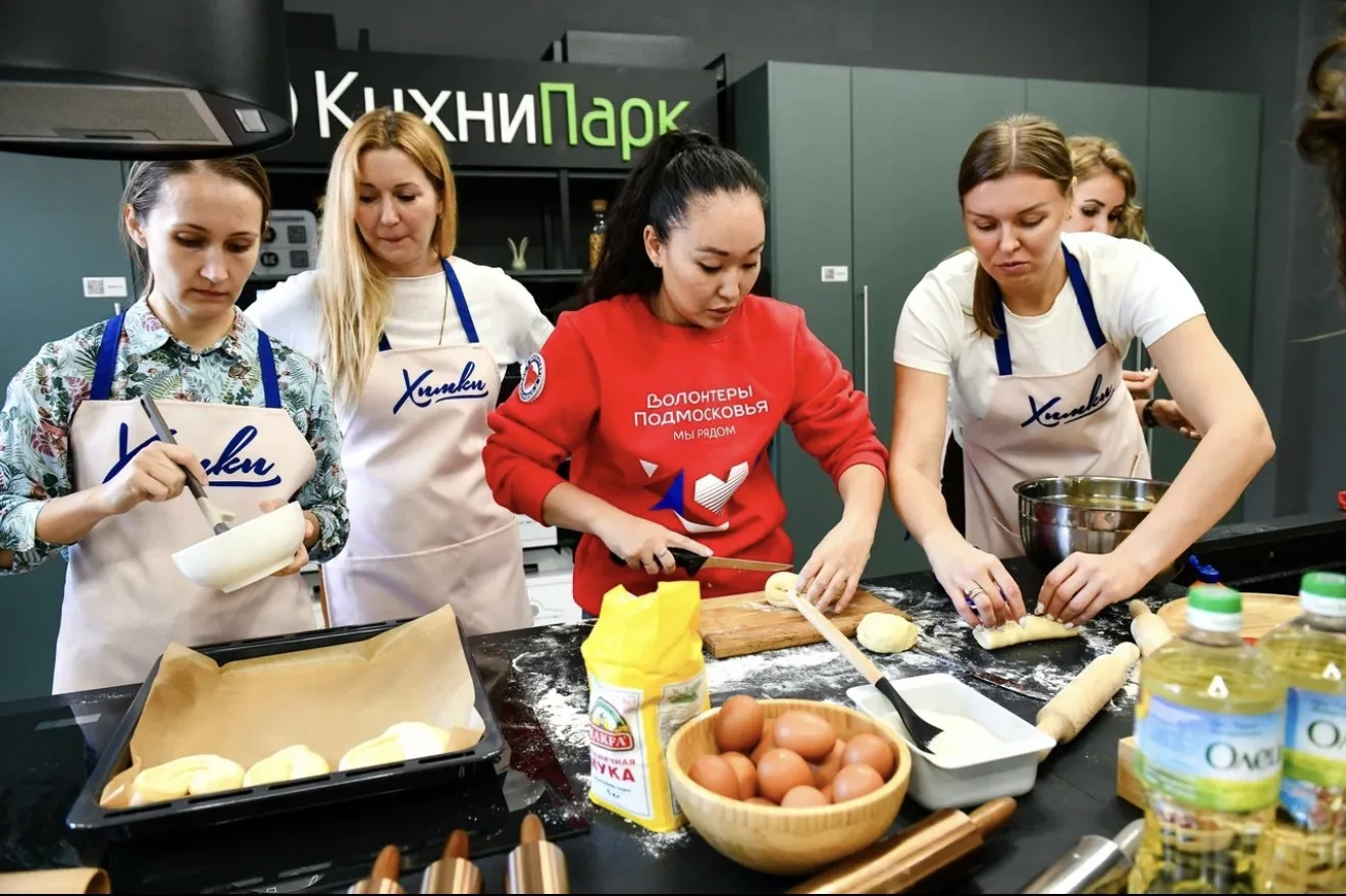 🥧 С заботой, теплом и ароматом яблочного пирога: в Химках для семей участников СВО уст...