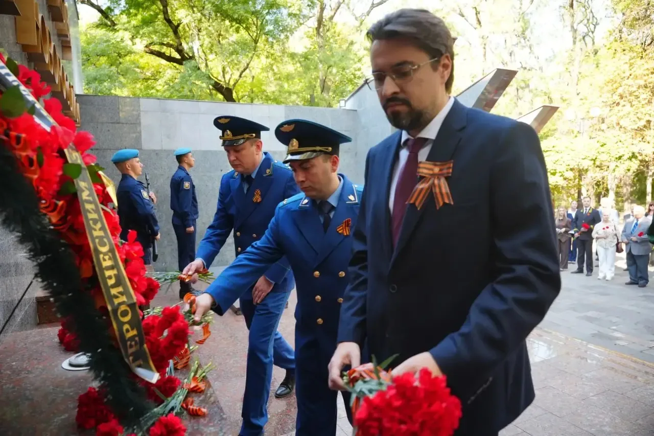 Прокуроры по всему краю приняли участие в памятных мероприятиях, посвящённых 83-й годов...