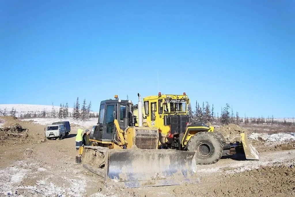 🚜 Дорожники раньше обычного вышли на зимник
