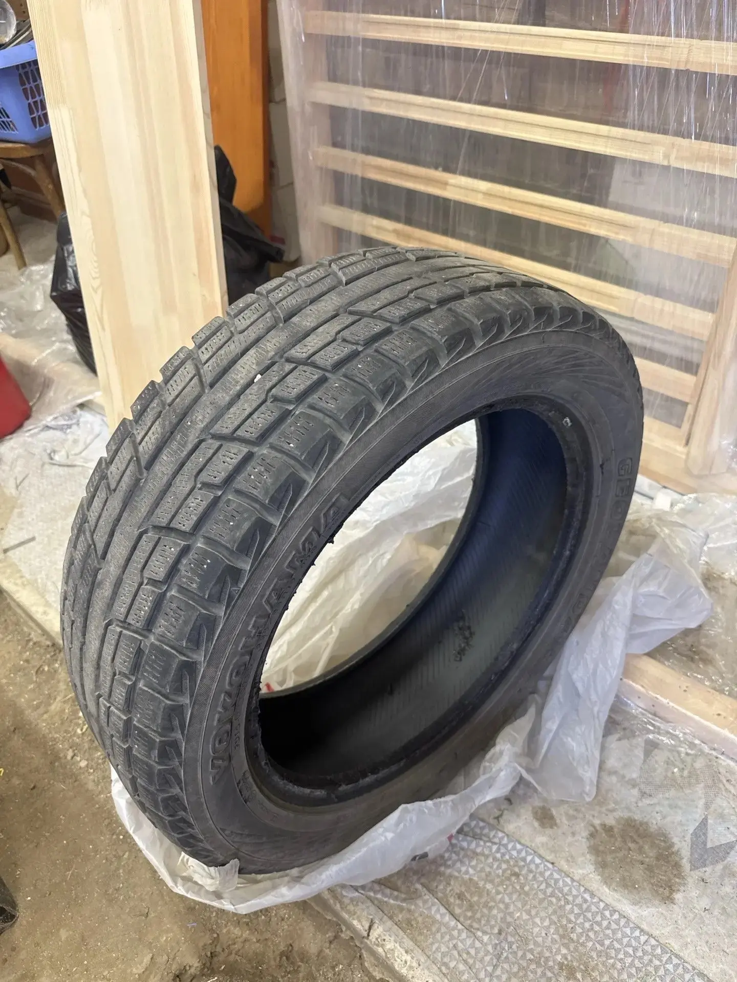 продам 4 резины Yokohama 225/55/19 радиус. в нормальном состоянии. писать и звонить по ...