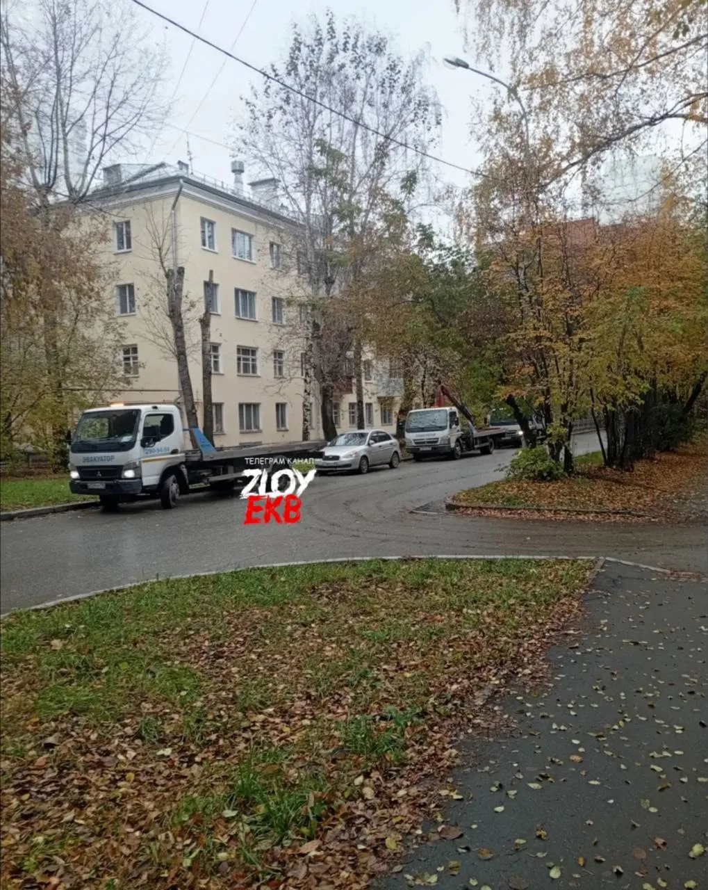 В данную минуту на Коминтерна, 7 и выше по улице эвакуируют автомобили. Владельцы потер...