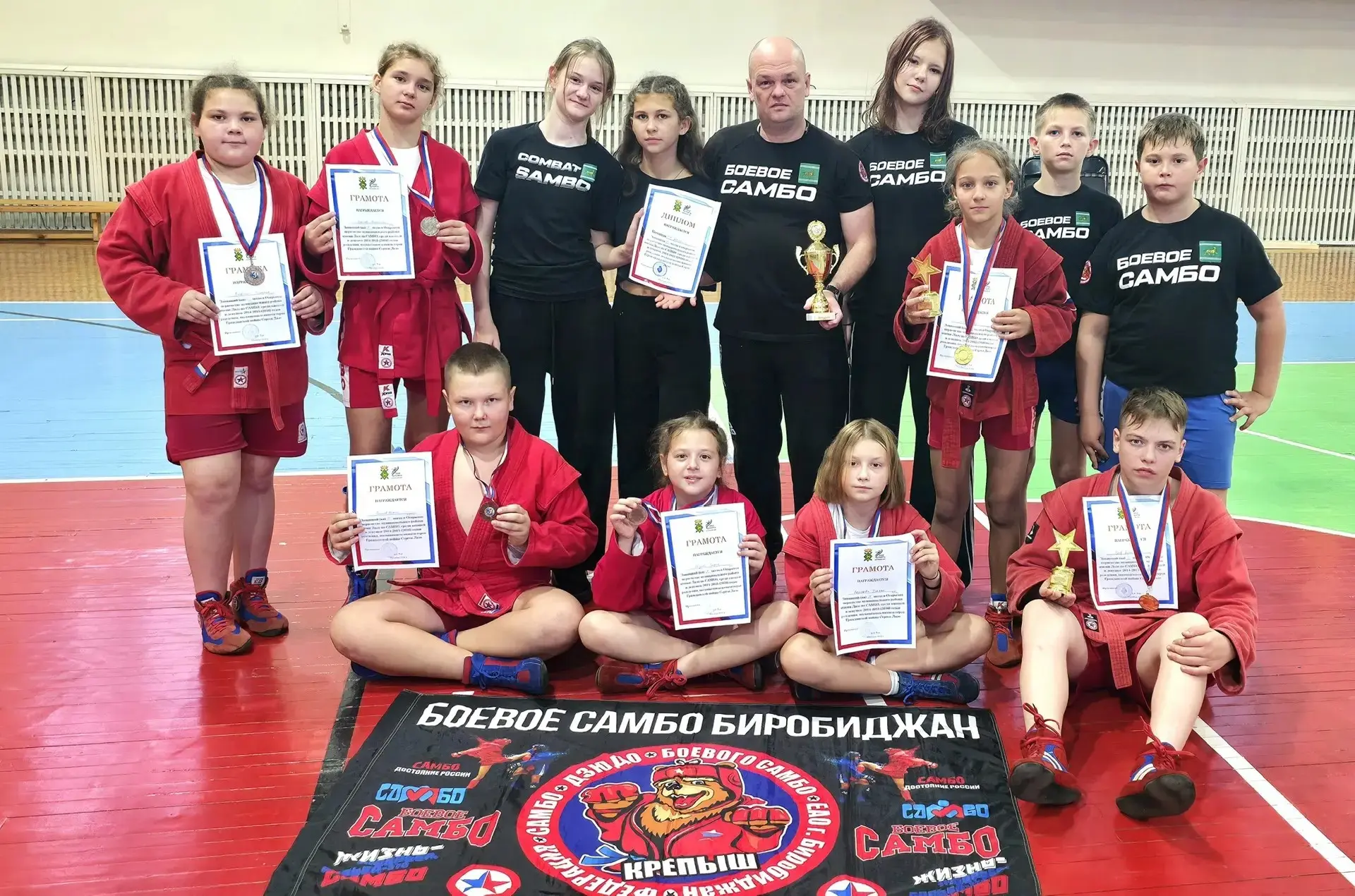 🏆 Самбисты из ЕАО завоевали бронзовый кубок на первенстве в Хабаровском крае