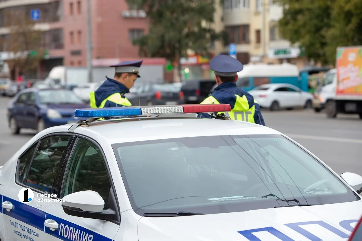 👮В Коркино задержали мужчину и женщину с пакетом наркотика