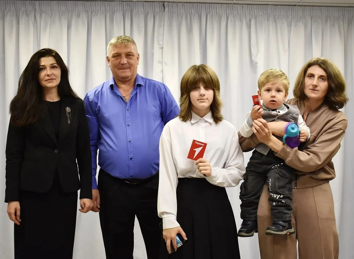 🎖️В Рыбном вручили знаки «Мой папа — Герой!»
