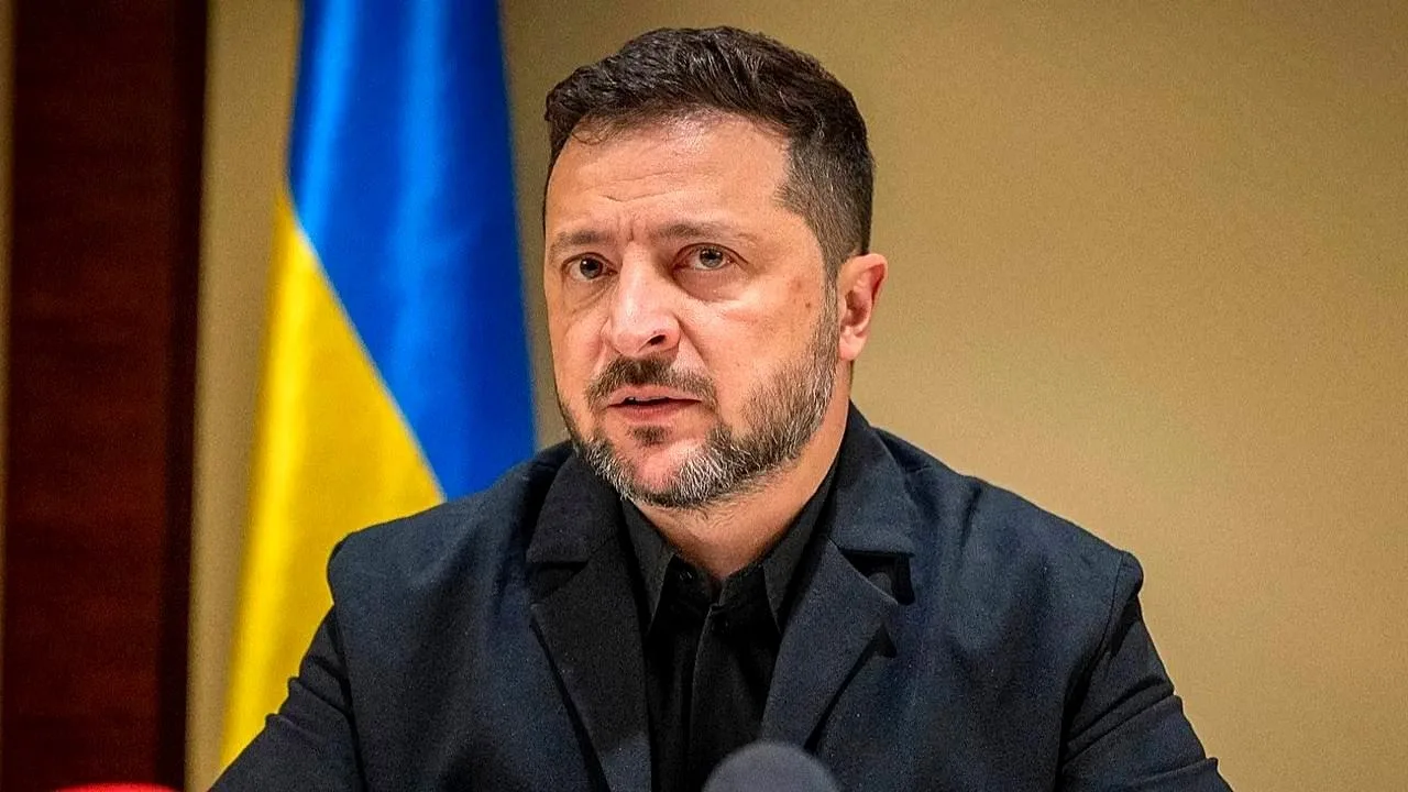 Обсуждать проведение выборов на территории Украины ошибочно, считает Владимир Зеленский.