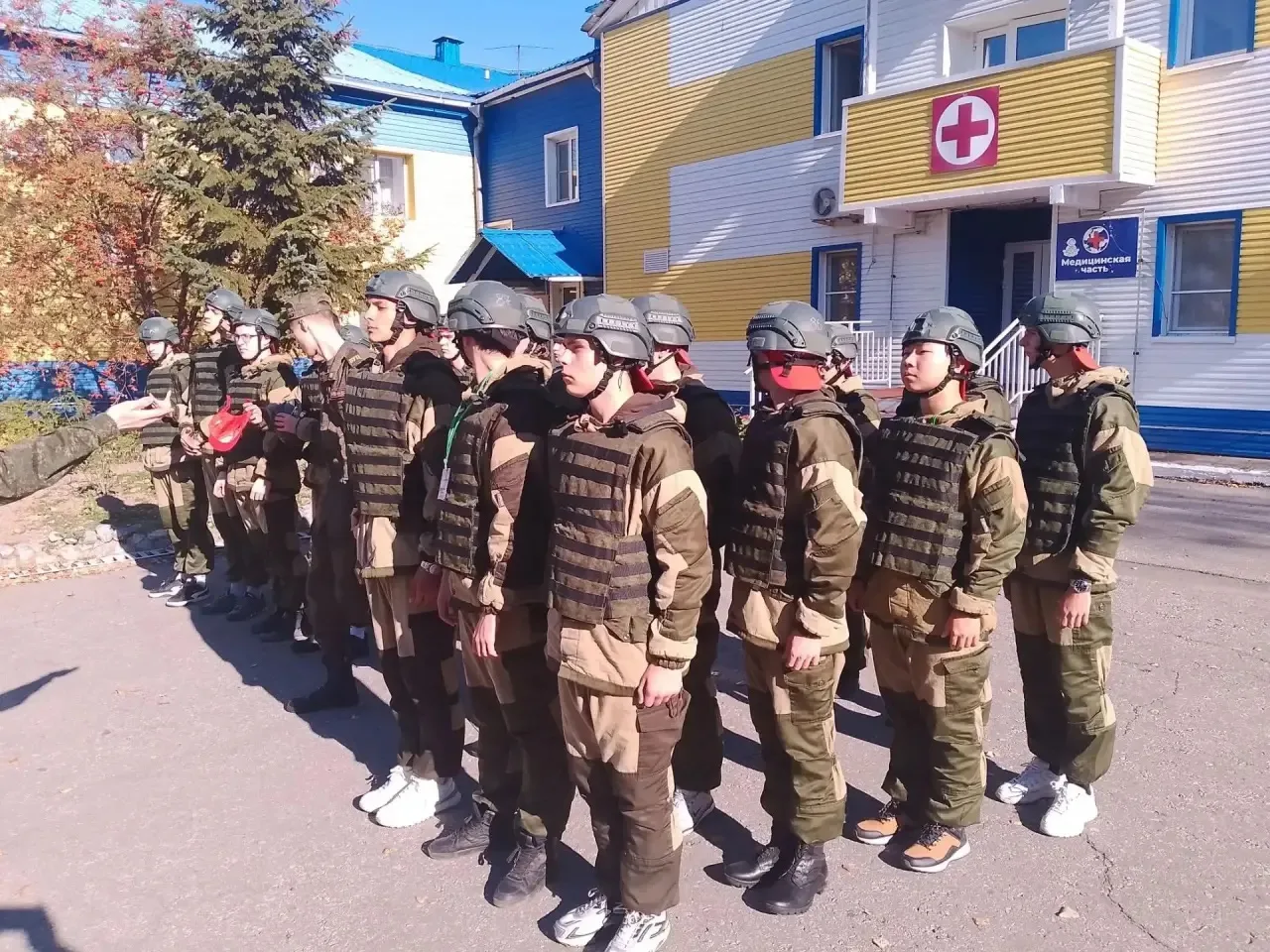 🔥 Конец сентября выдался по-настоящему жарким для 25 десятиклассников из Нанайского ра...