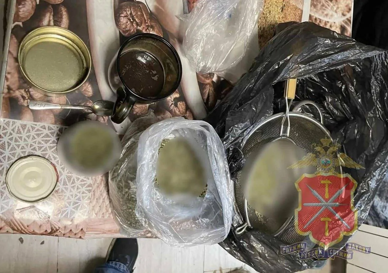 🚨 В Белёве мужчина устроил наркоплантацию прямо у себя в квартире