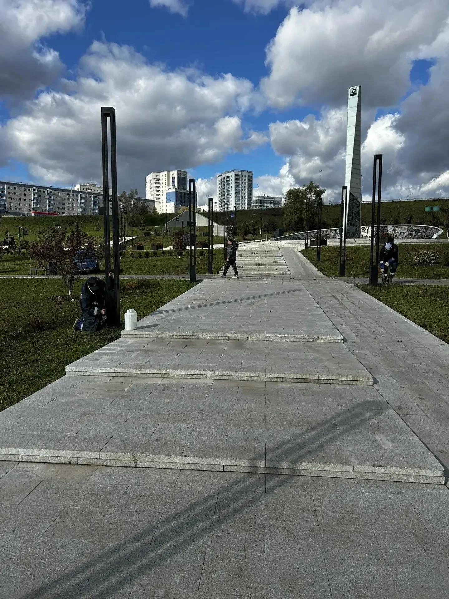 💡 Работы на Стеле «Уфа - город трудовой доблести» продолжаются