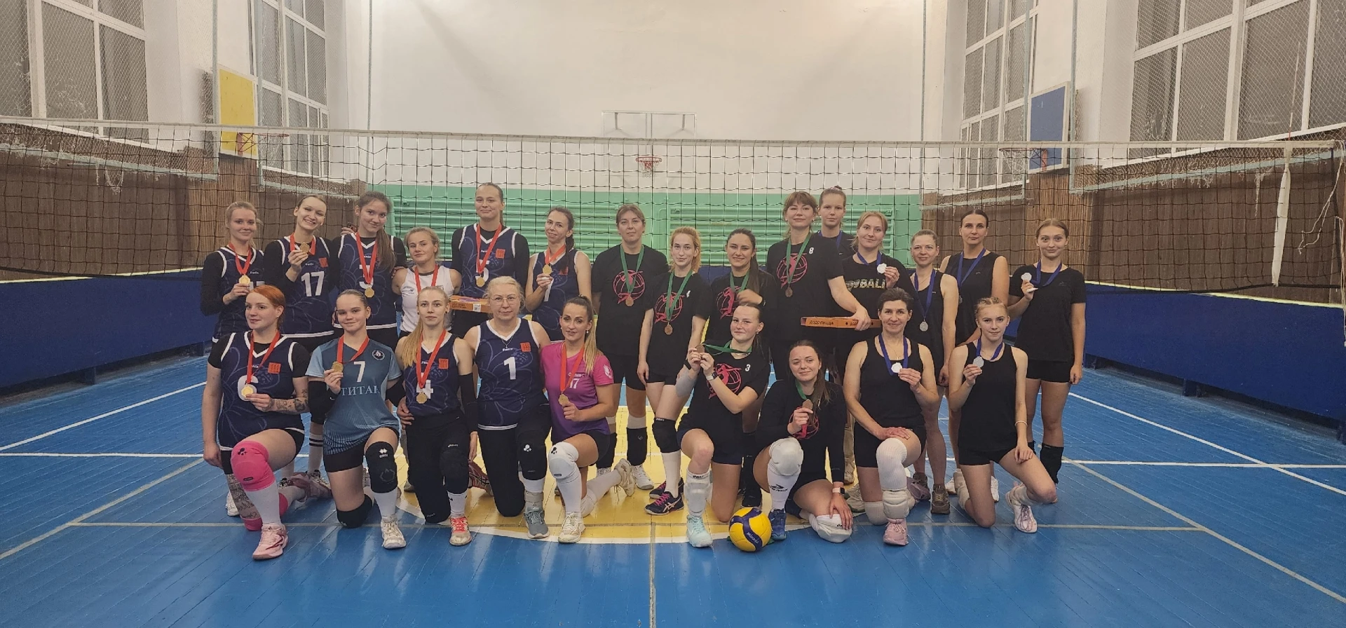 🏐 В Великих Луках завершился женский турнир по волейболу