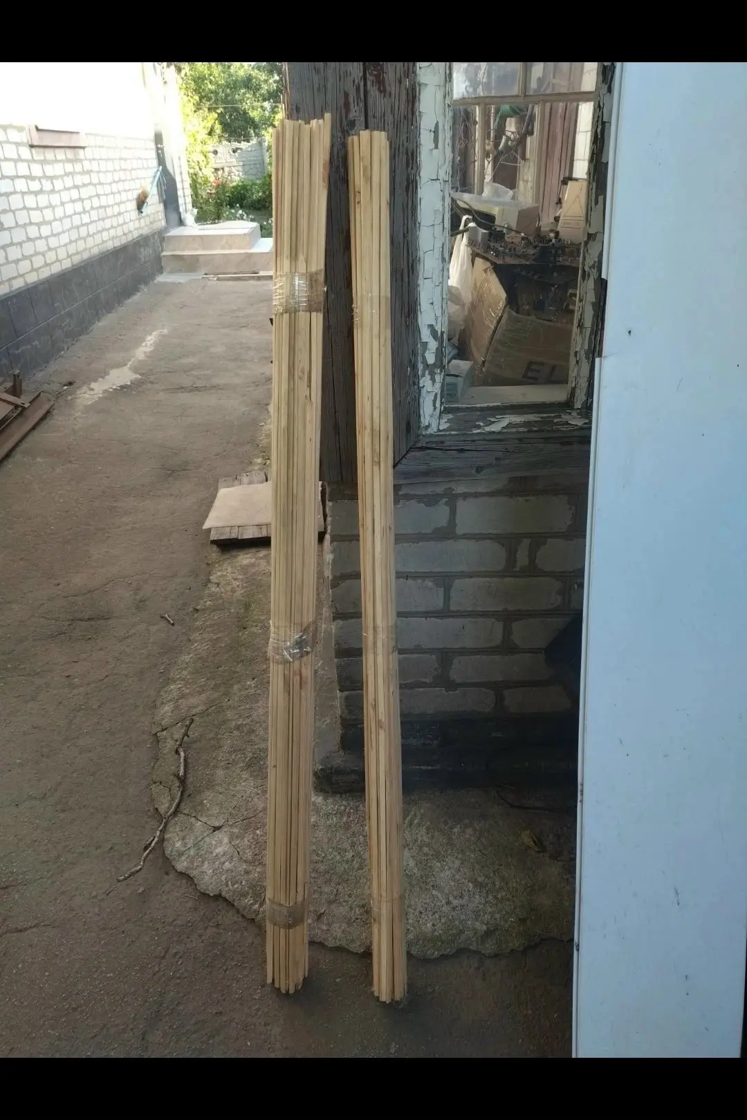 Штапик оконный деревянный 1,5м. 1шт- 25 рублей. +7 949 421-04-43.