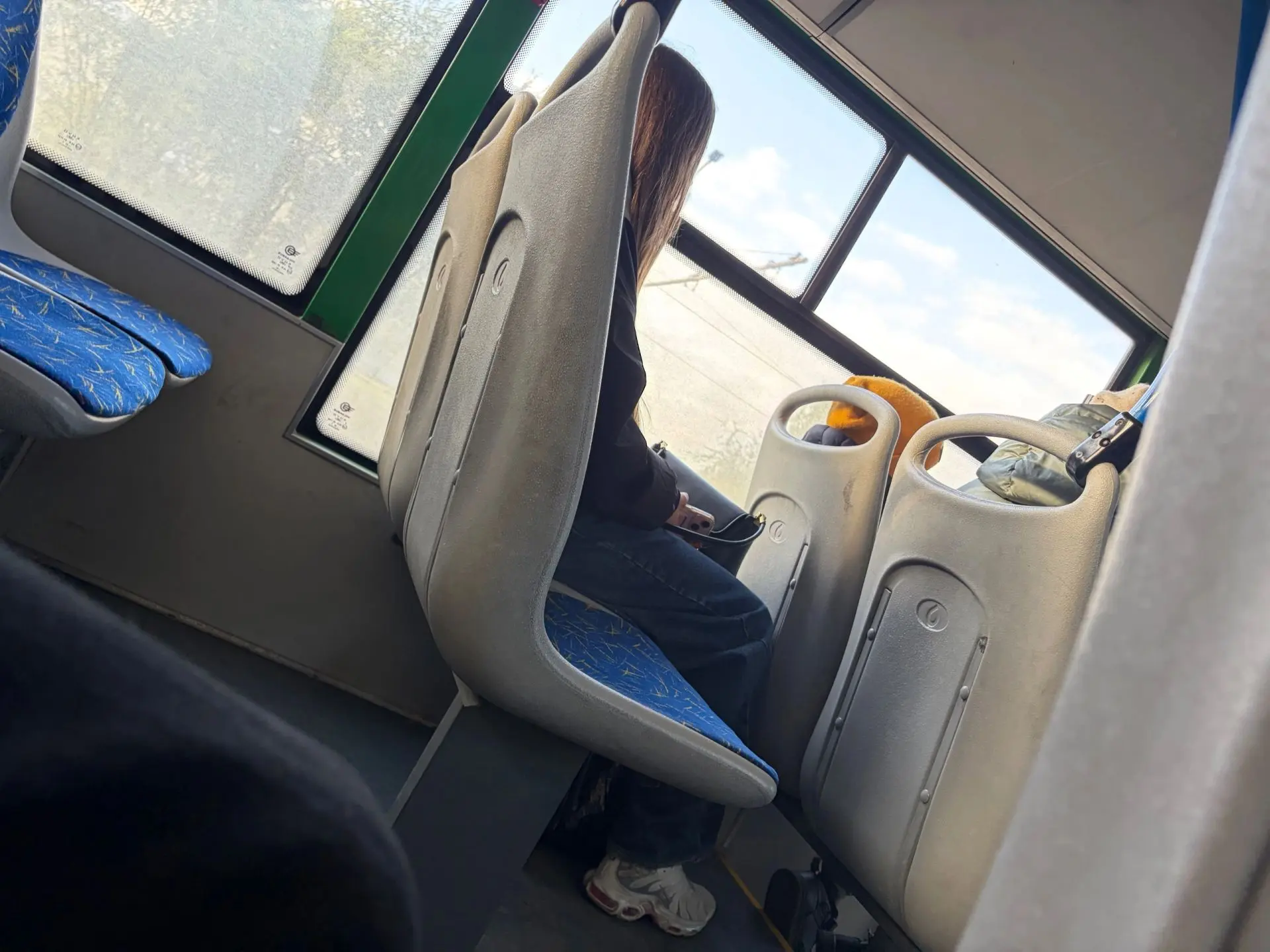 Хотел бы познакомиться с данной девушкой, ехала в 5 автобусе 11 числа, я был в очках, ч...