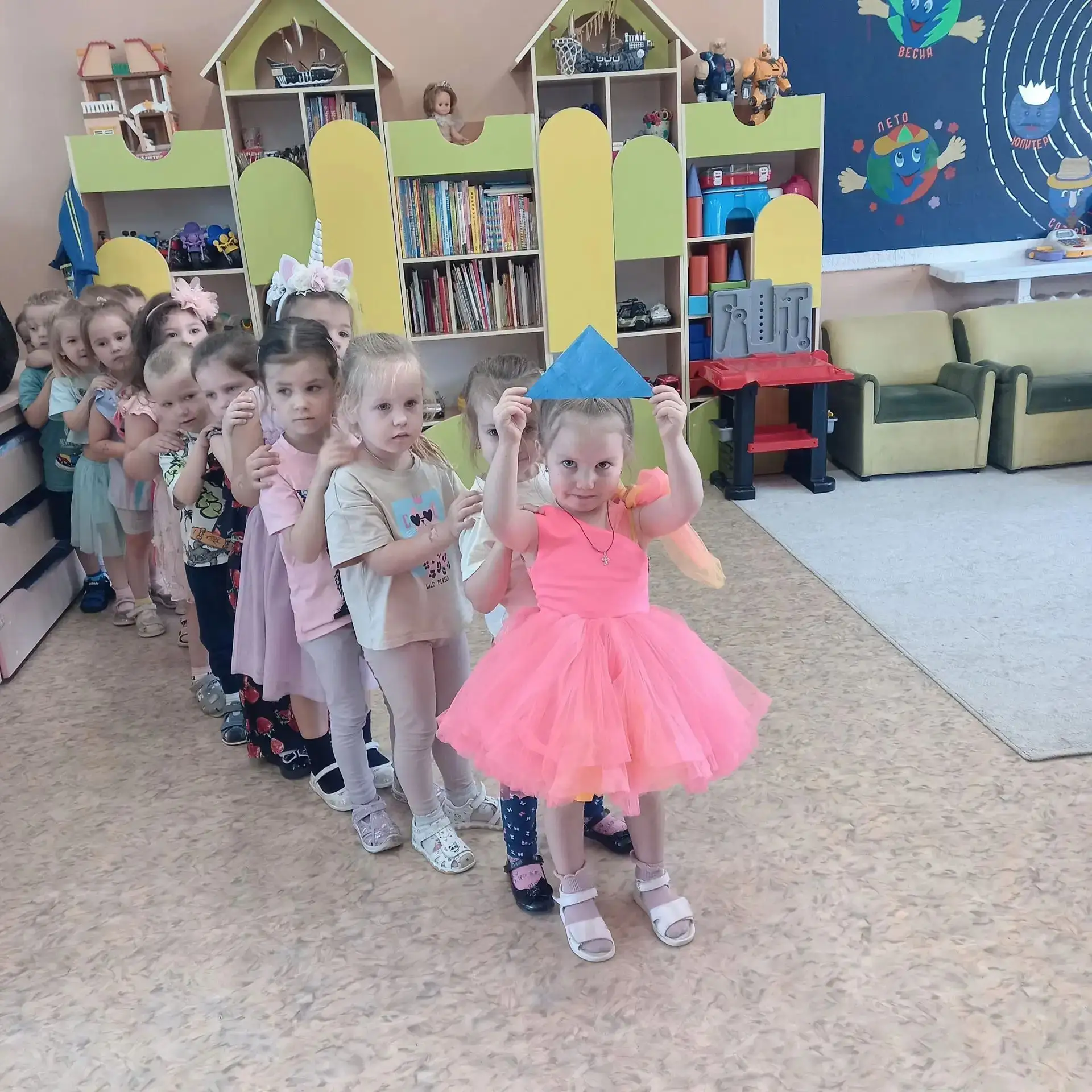 В группе 6, сегодня было увлекательное путешествие в мир математики,  в мир форм, чисел...