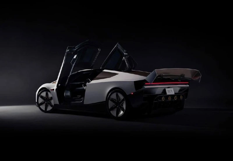 Tesla представила новую версию электрического спорткара Roadster