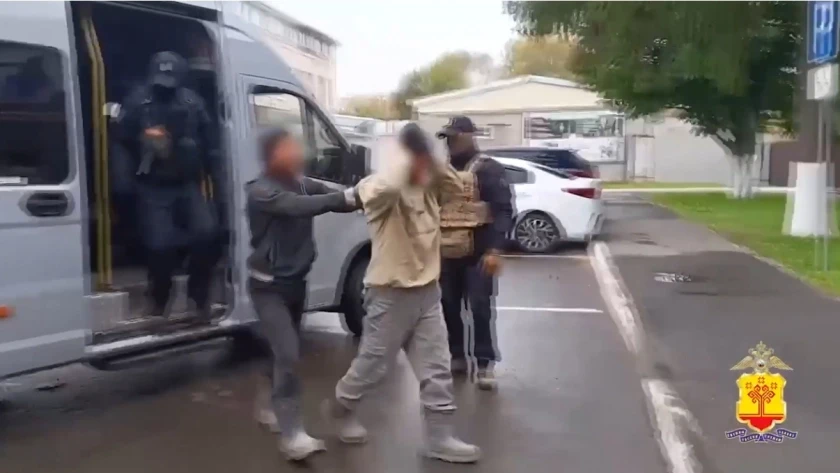 В Чувашии бойцы ОМОНа нагрянули с облавой на нелегалов