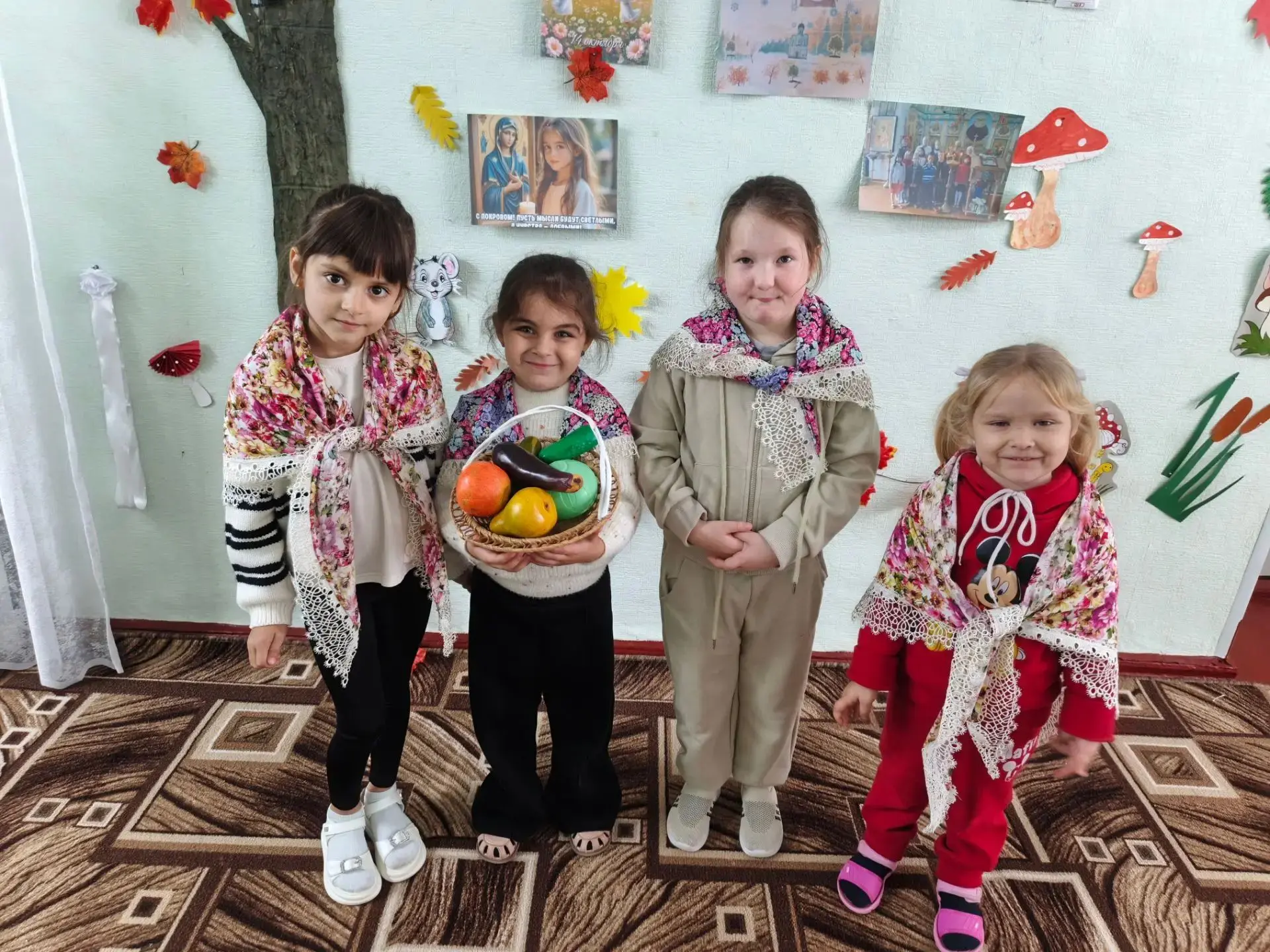 Праздник Покрова Пресвятой Богородицы — один из самых тёплых, красивых и почитаемых на ...