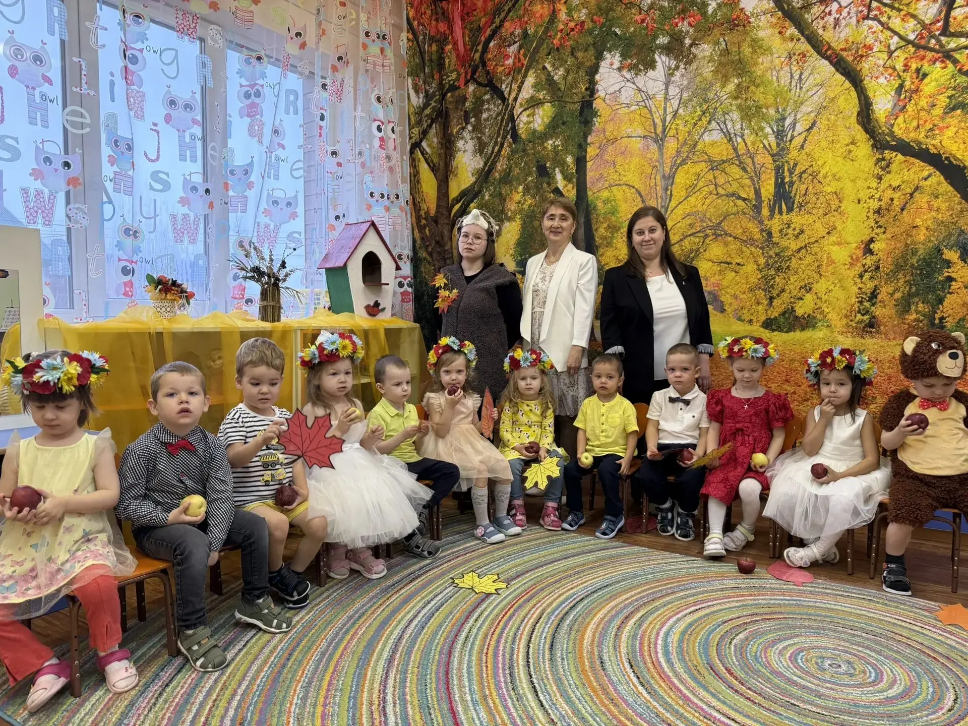 Во второй младшей группе «Вишенки» прошел утренник «Путешествие в осенний лес». Праздни...