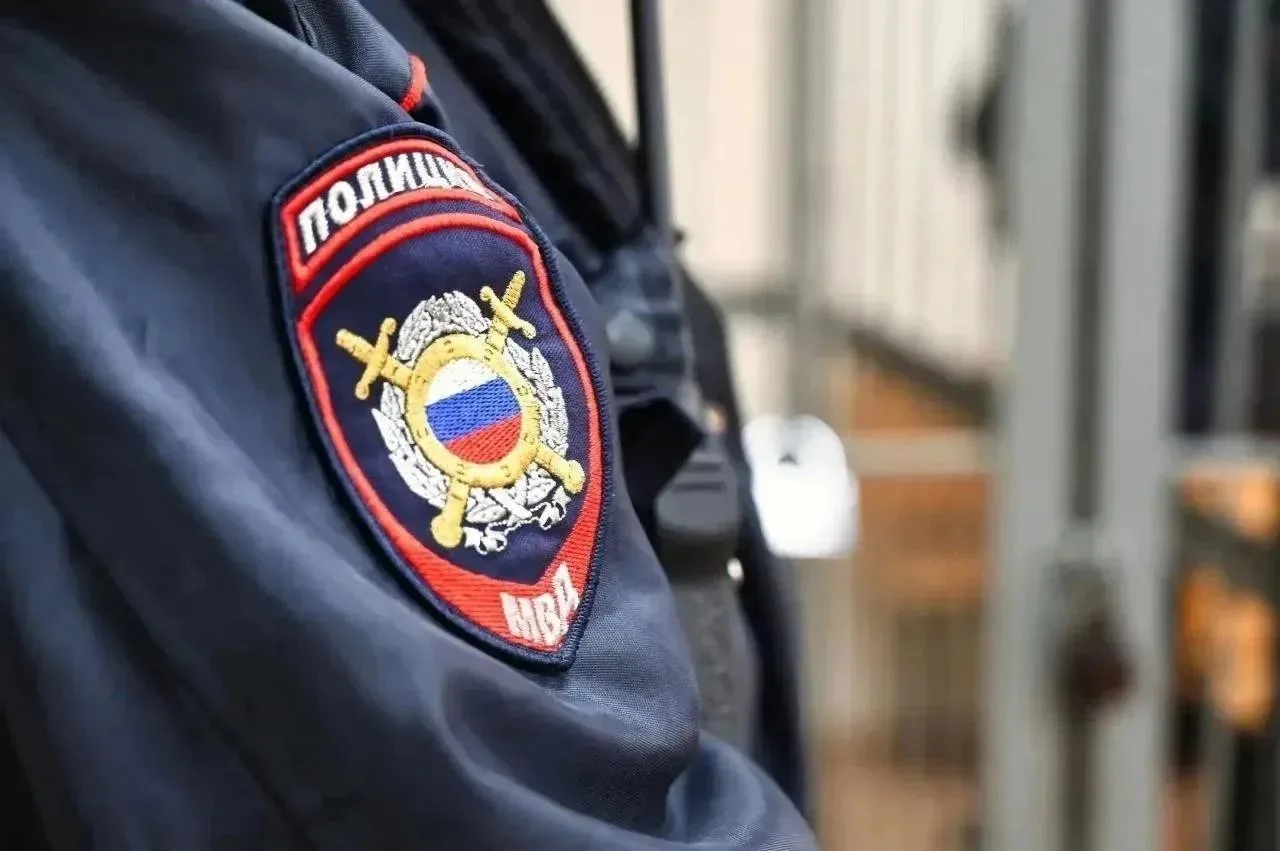 В Березняках конфликт у сетевого магазина закончился дракой.