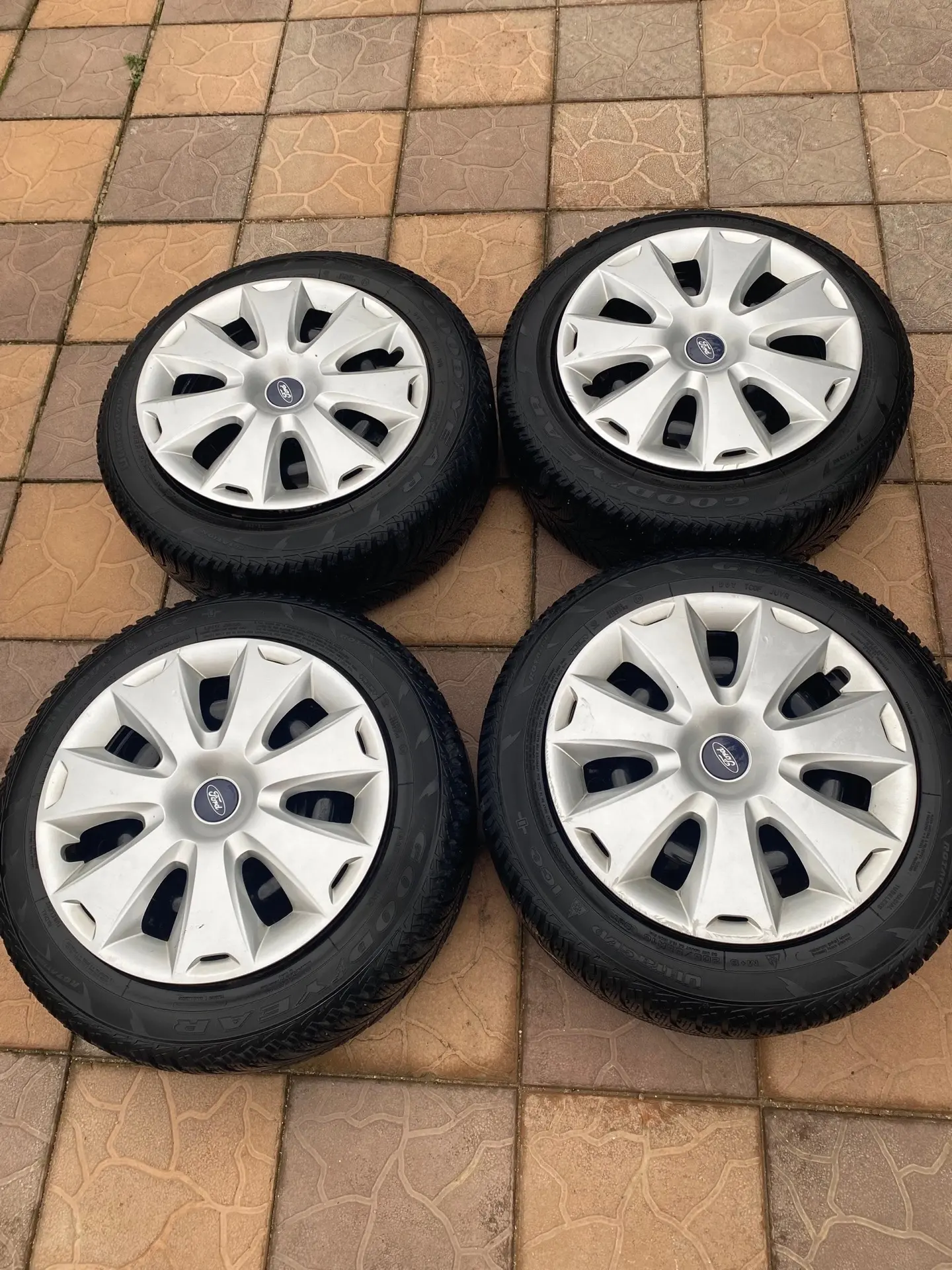 Зимние колеса GOODEAR липучки 205/55/ r16, диски 5*108, на оригинальных дисках FORD и о...