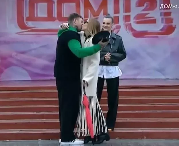 Не напрасно Надя Ермакова признавалась вчера в ночном эфире, что очень ждет от Дениса А...