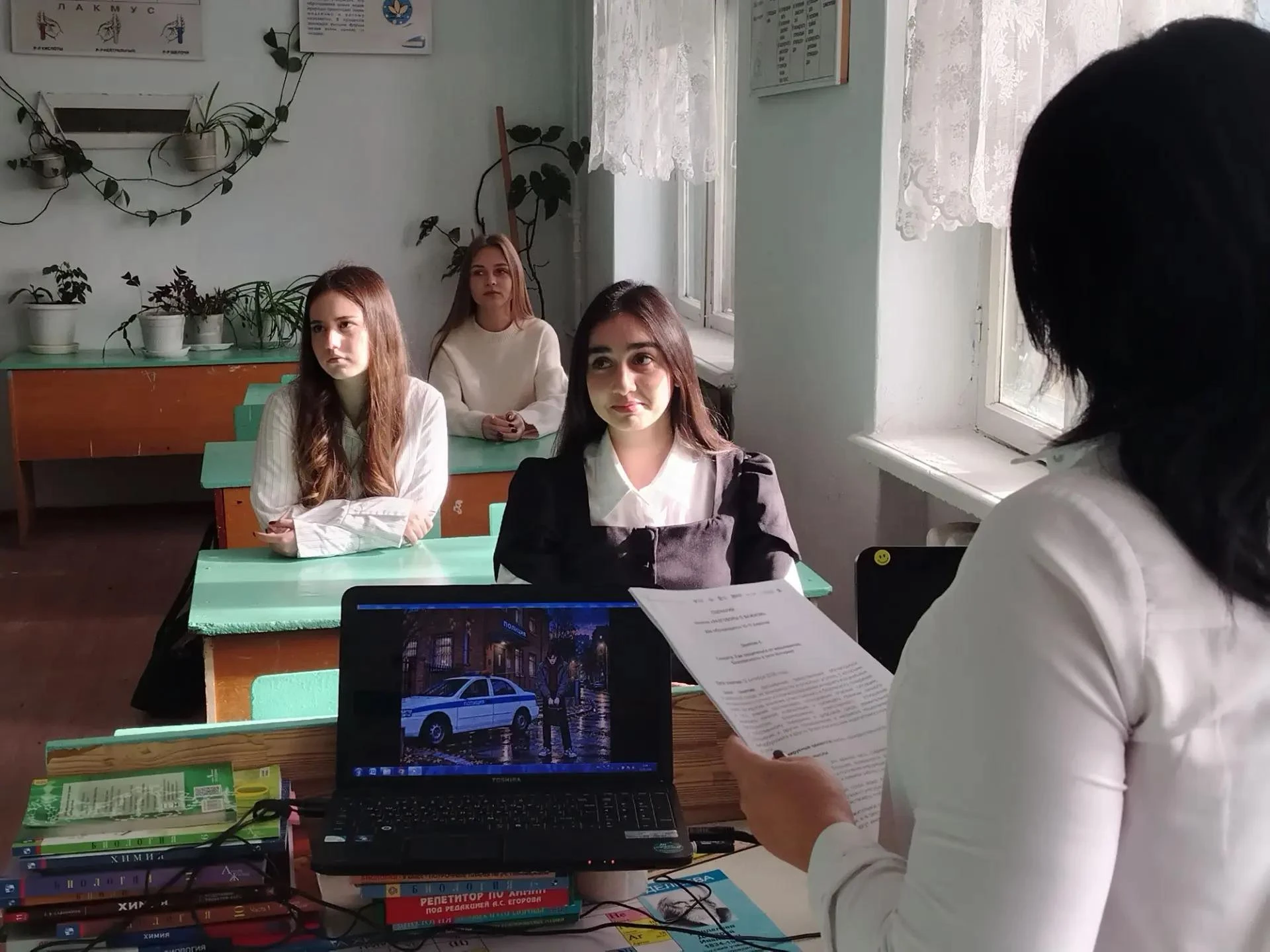 12 октября в МКОУ "СОШ №1 ст. Преградная" в 10 классе (Кл. руководитель - Гежина Т. И.)...