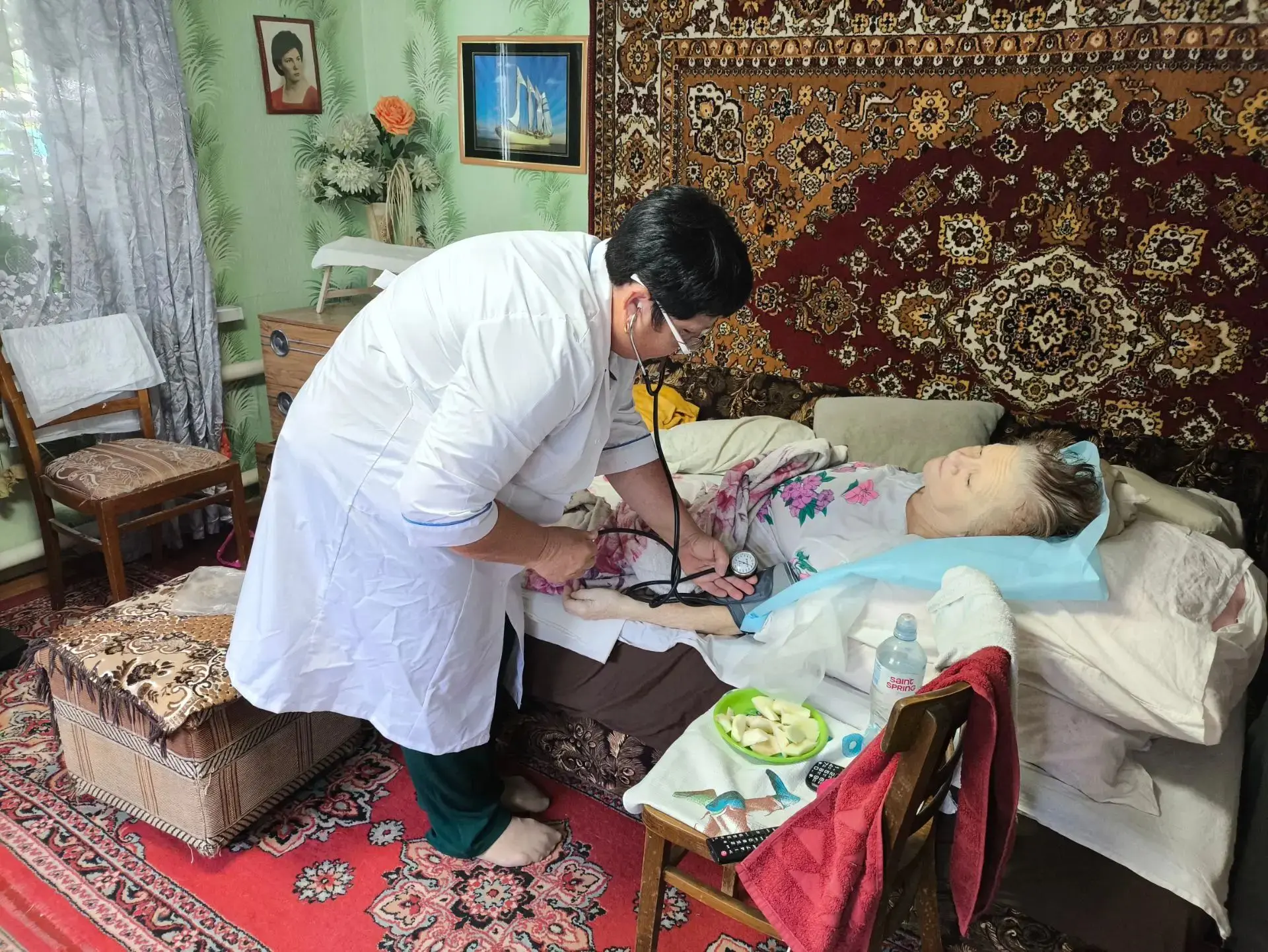 Занятия в «Школе ухода за гражданами пожилого возраста и инвалидами» в МБУ ДР «ЦСОГПВиИ...