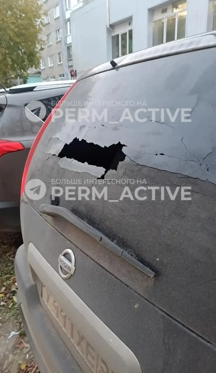 🔫 В Перми во дворе дома на Серебрянском проезде неизвестный достал пистолет и выстрели...