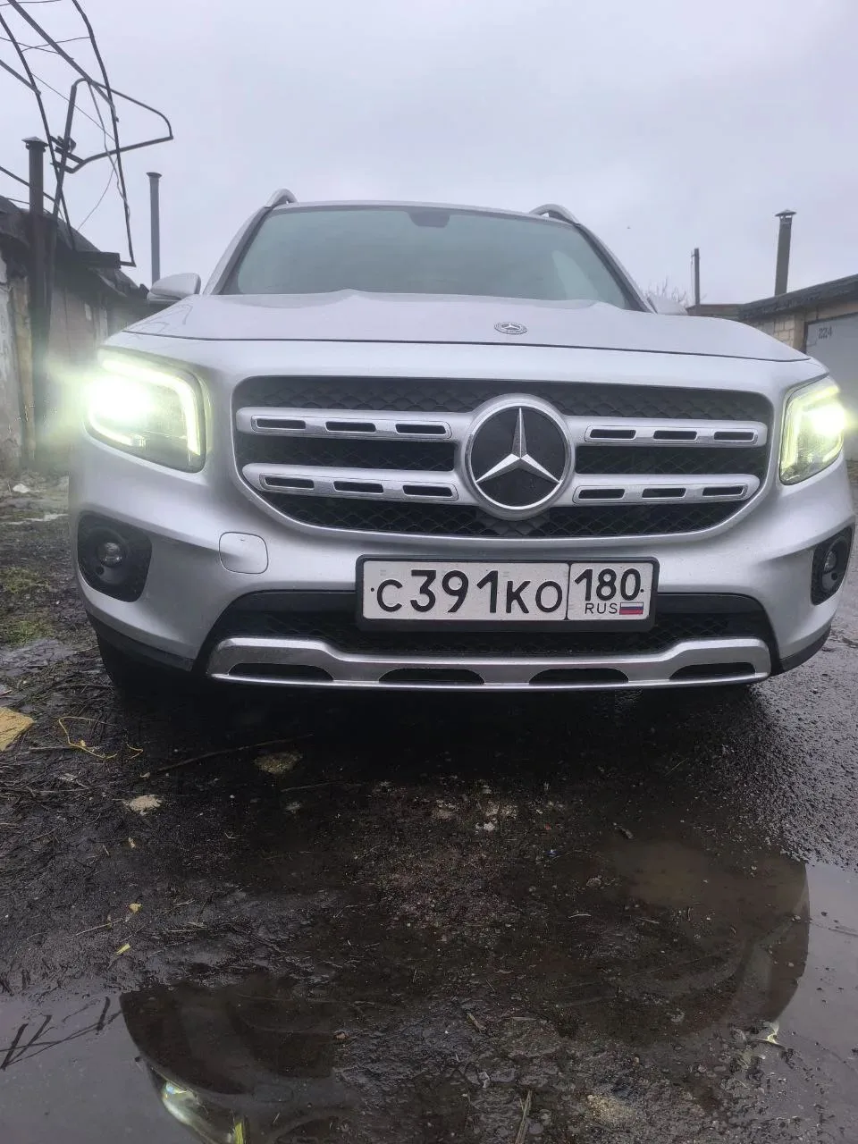 Продам Мерседес GLB 250 (7 мест), 12 месяц 2019 года выпуска. Объем 2л ( 224 л.с.).