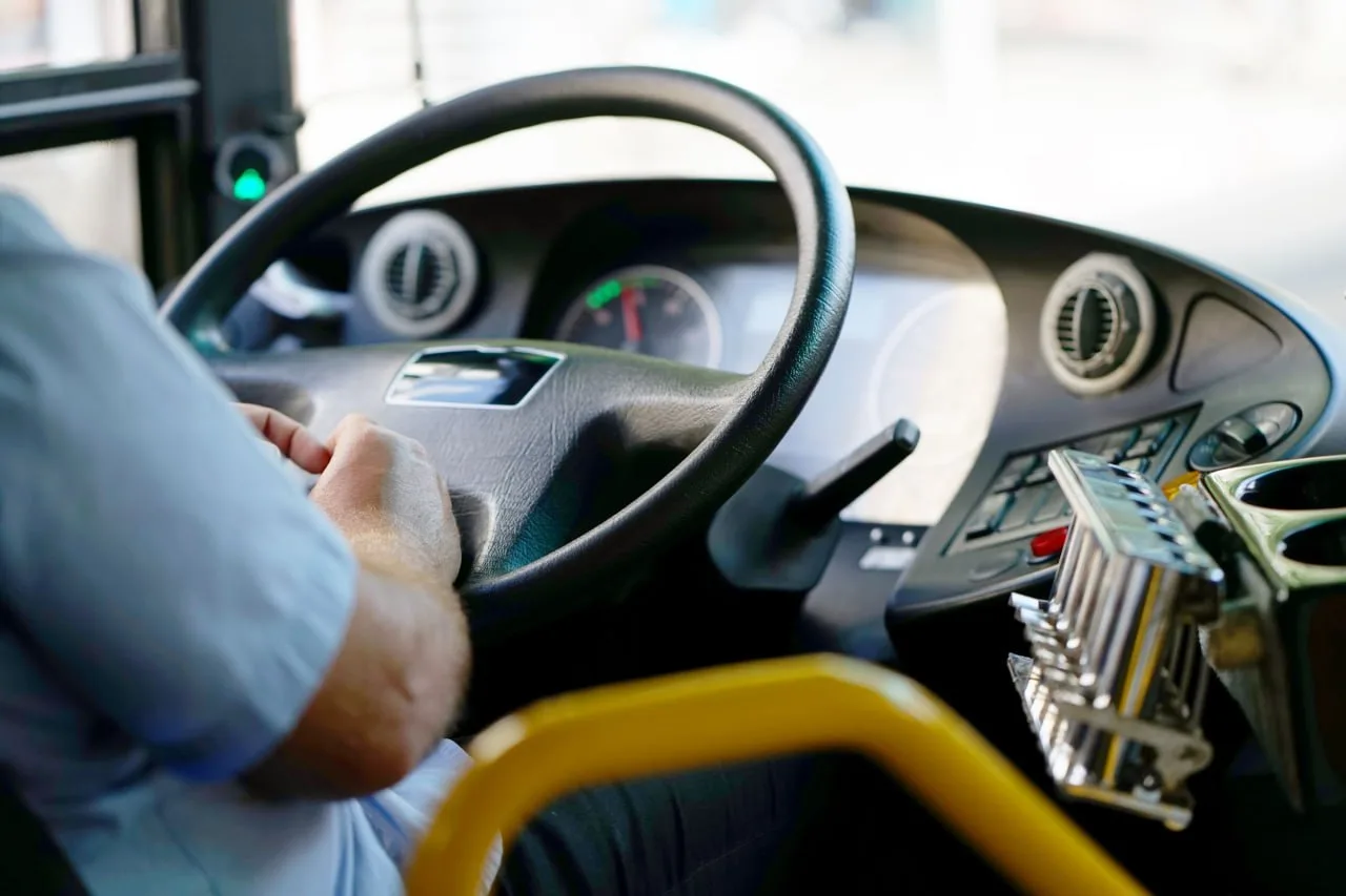 🚌В Салехарде ищут водителя на зарплату от 100 тысяч рублей