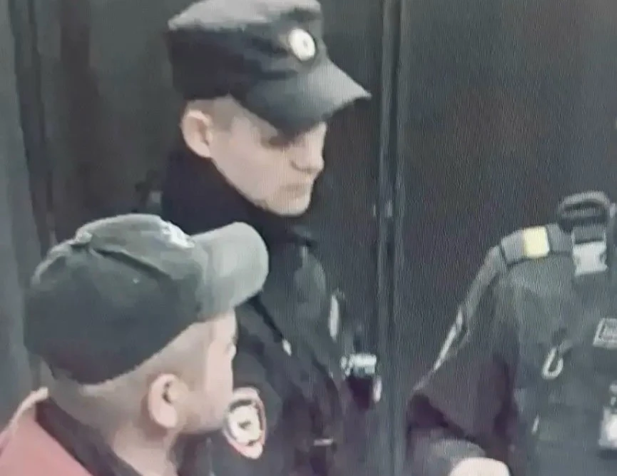 На станции метро "Проспект Славы" бдительные пассажиры помогли поймать развратника, кот...
