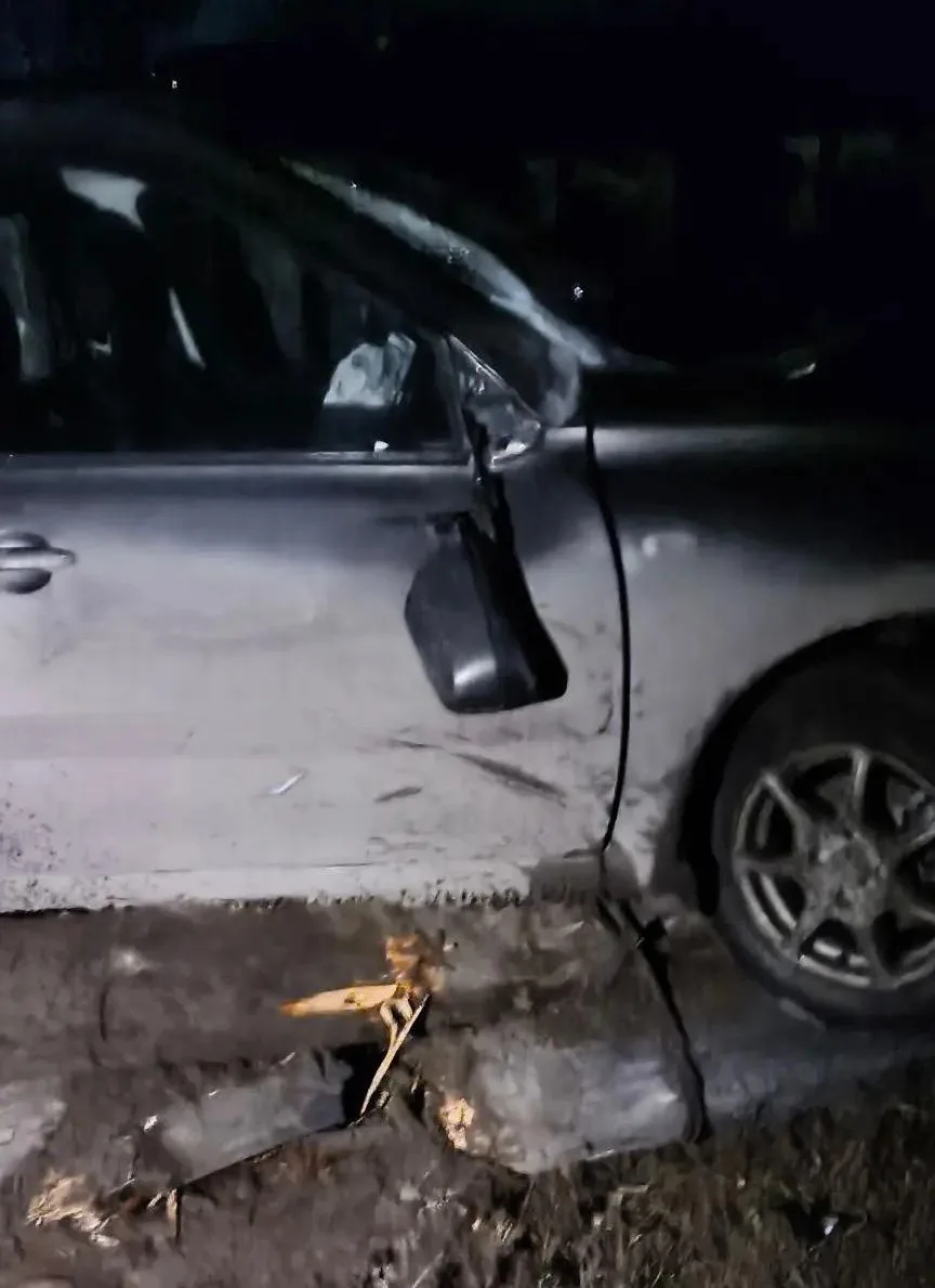 В Атагае энергетики за ночь восстановили электроснабжение после наезда автомобиля на опору