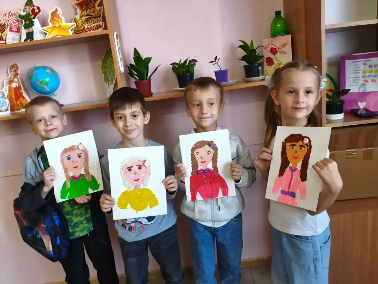 Творческий урок «Мама глазами ребенка» (пластилинография) в объединении «Учимся, играя!...