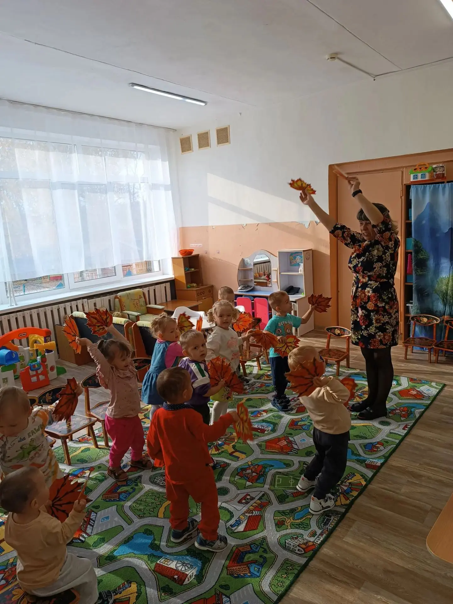 🌼 Утро в детском саду начинается у птенчиков с веселой утренней зарядки! 🎉 Малыши соб...