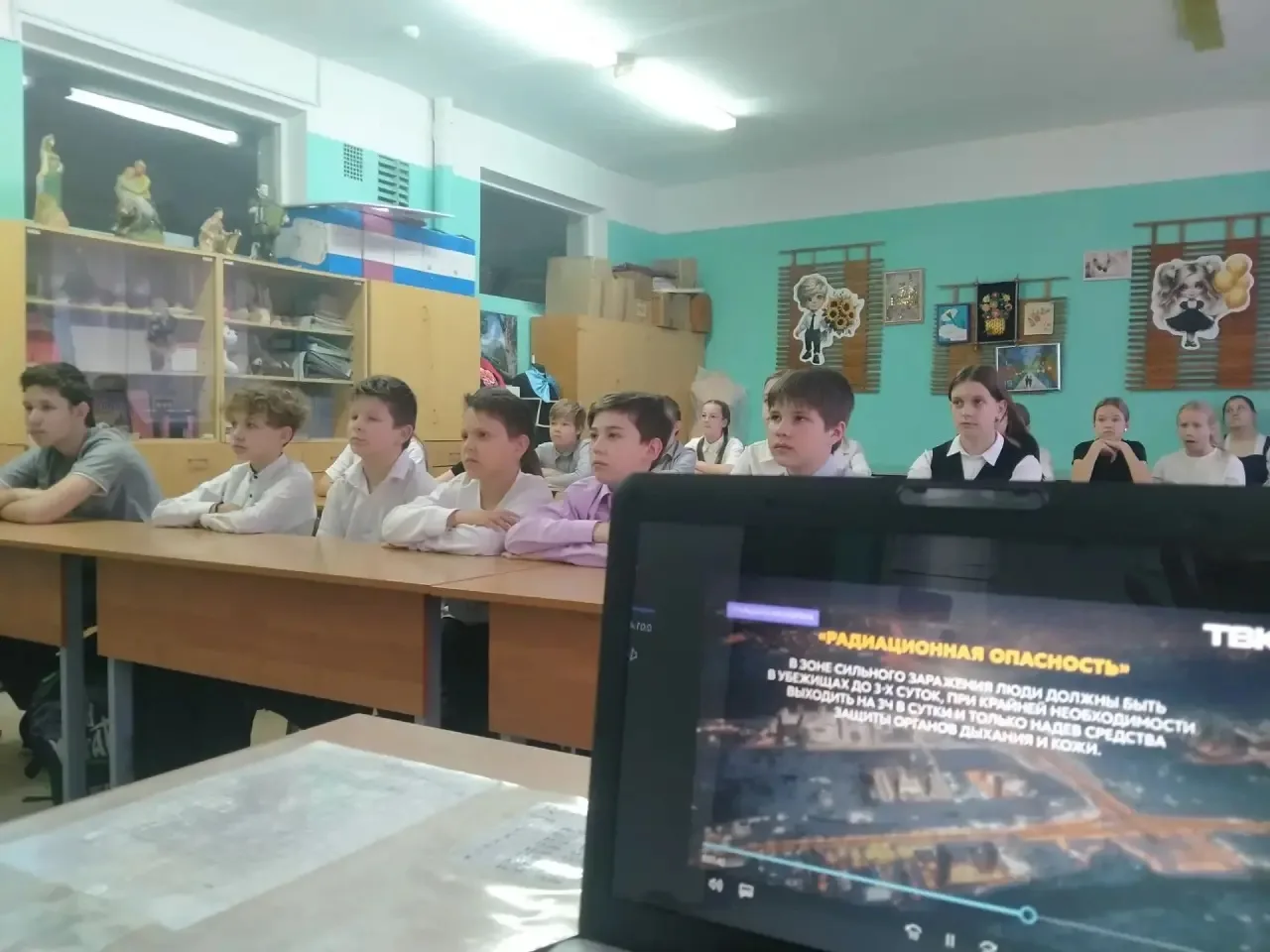 🎉 Месячник гражданской обороны: классные часы о безопасности прошли в школе! 🎉