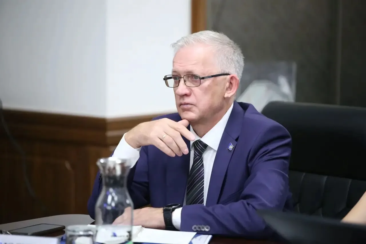 🏛 Владимир Смолин избран замом председателя комитета Заксобрания