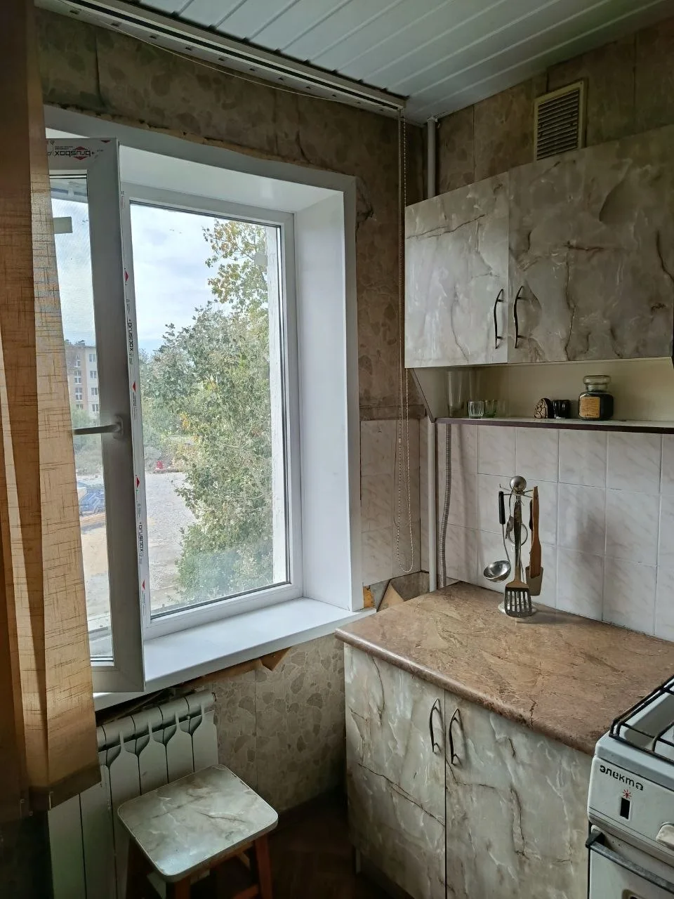ПРОДАМ 1комнатную квартиру, 17 МКР, ул. Куприна, 3 этаж из 5. Площадь - 31,5 общая, 17,...