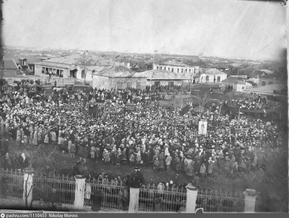 "Время назад". 1924 год. Траурный митинг в станице Невинномысской по случаю смерти В.И....