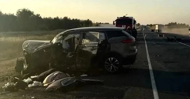 На трассе «Каспий» в Волгоградкой области при лобовом ДТП погиб водитель