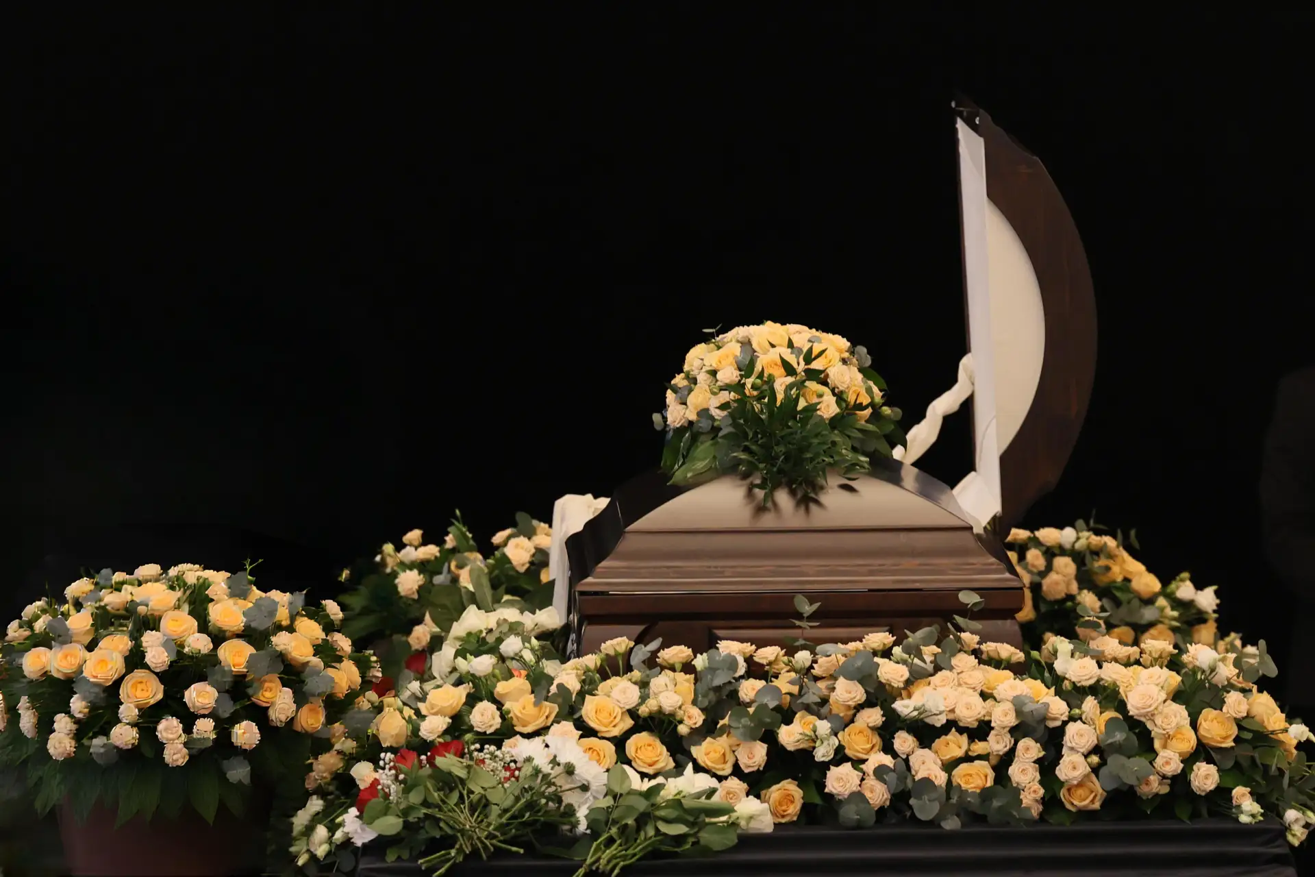 Пульса и дыхания не было: 15-летняя девочка пришла в себя прямо на своих похоронах — он...