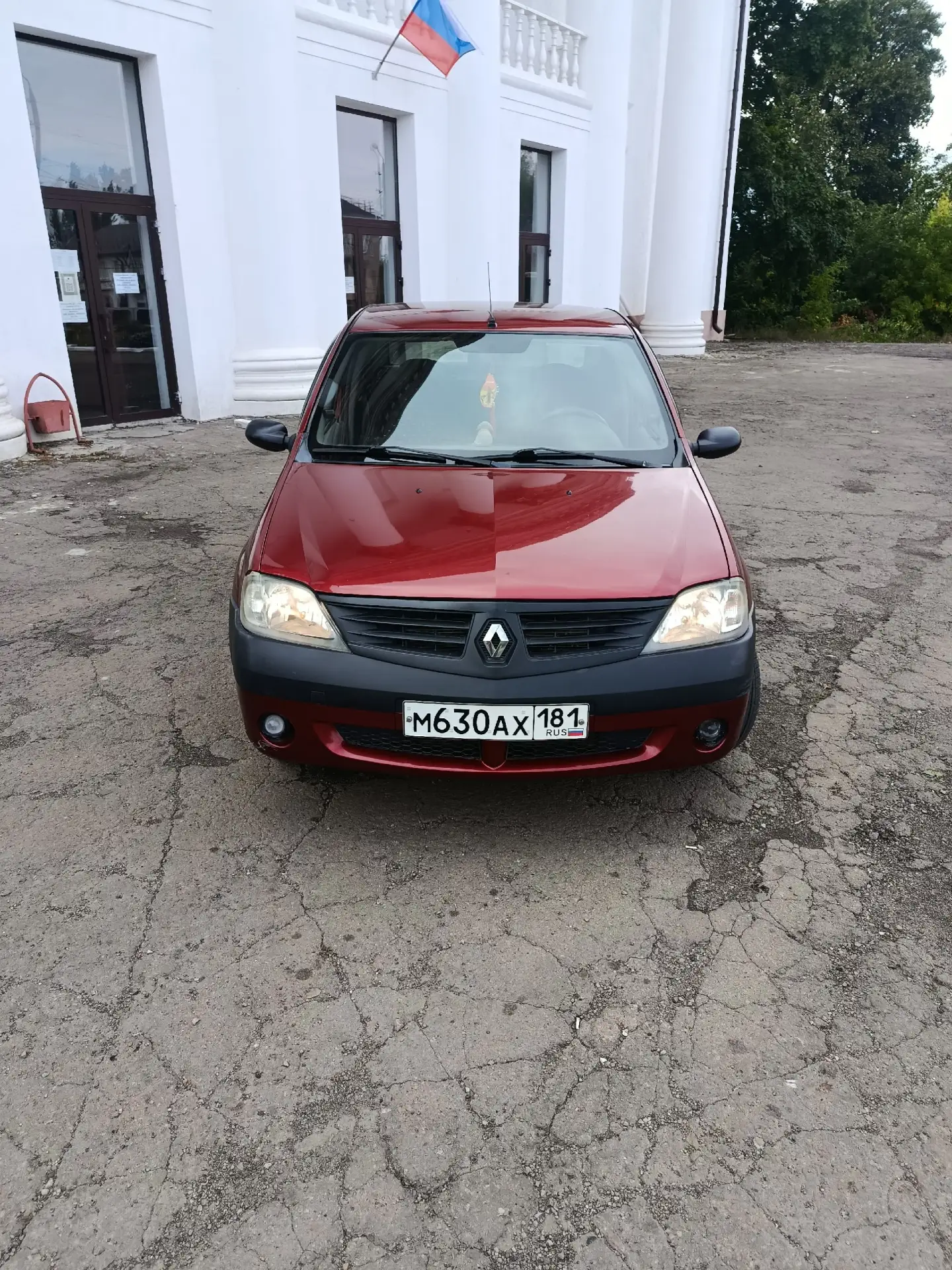 Renault Logan 1.6 8 клоп 2009 год
