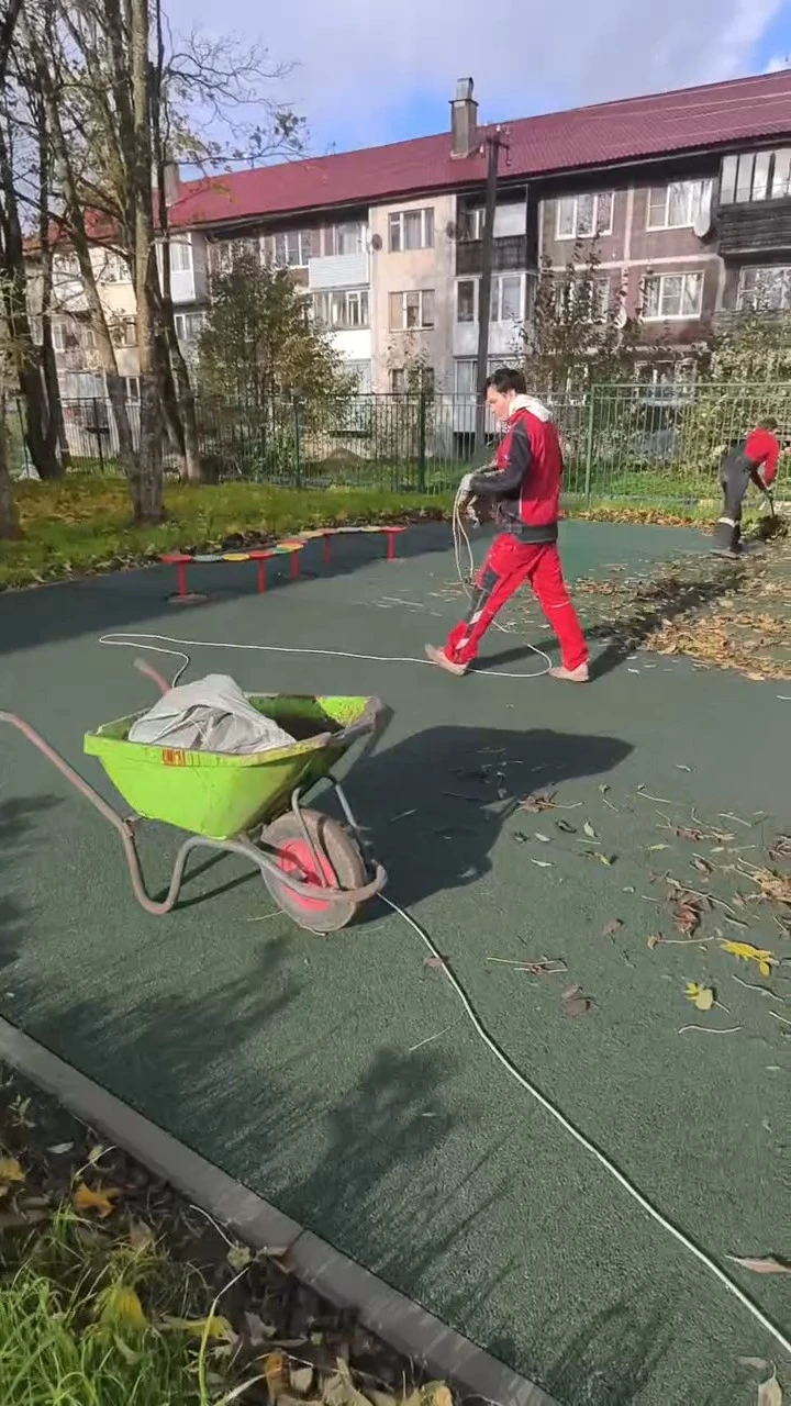 Приехали переделать очередную халтуру после других подрядчиков. На этот раз в детском с...